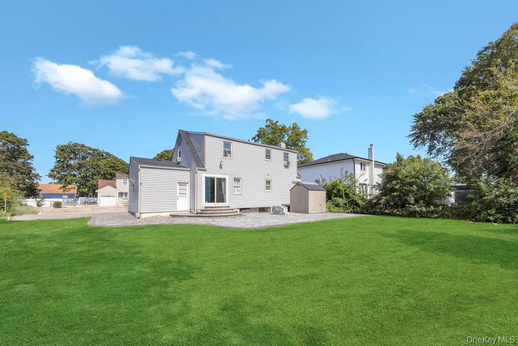 529 Clinton Avenue, Rockville Centre, NY 11570