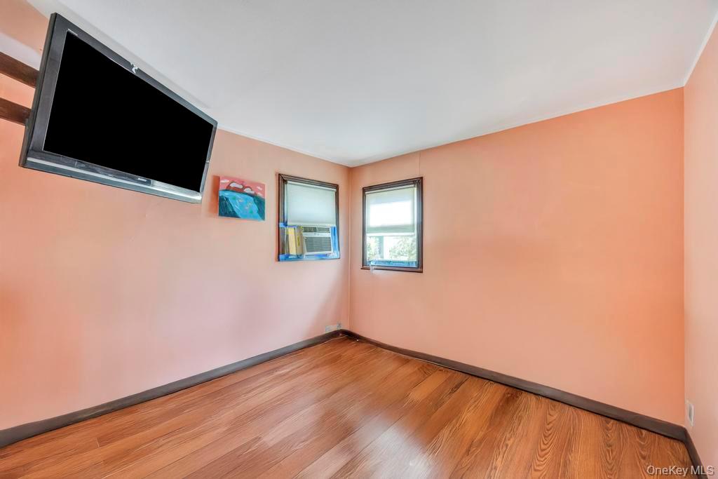 529 Clinton Avenue, Rockville Centre, NY 11570