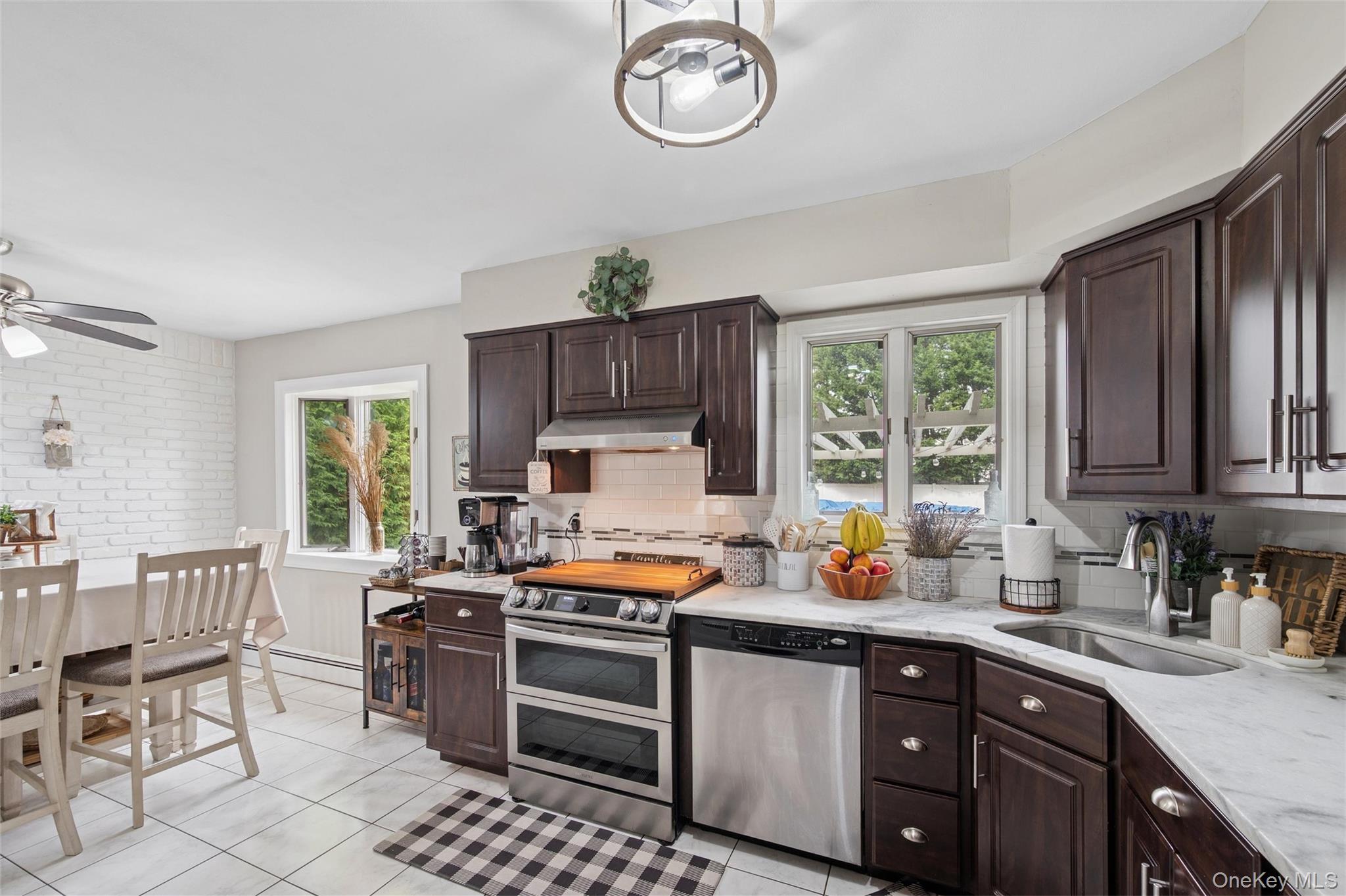 25 Hilltop Drive, Mount Sinai, NY 11766