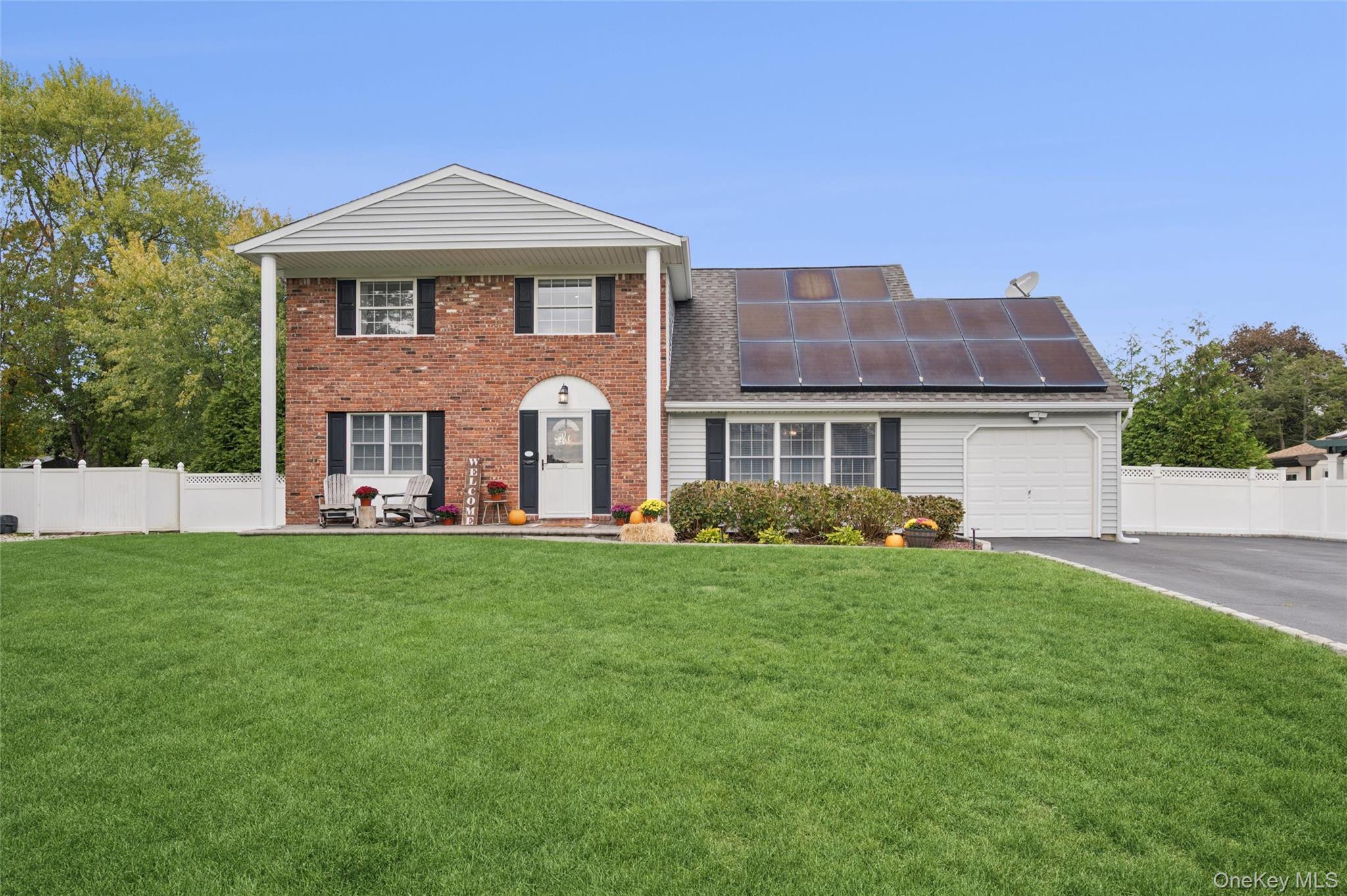 25 Hilltop Drive, Mount Sinai, NY 11766