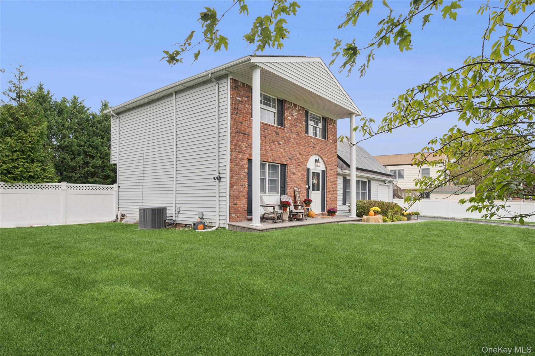 25 Hilltop Drive, Mount Sinai, NY 11766