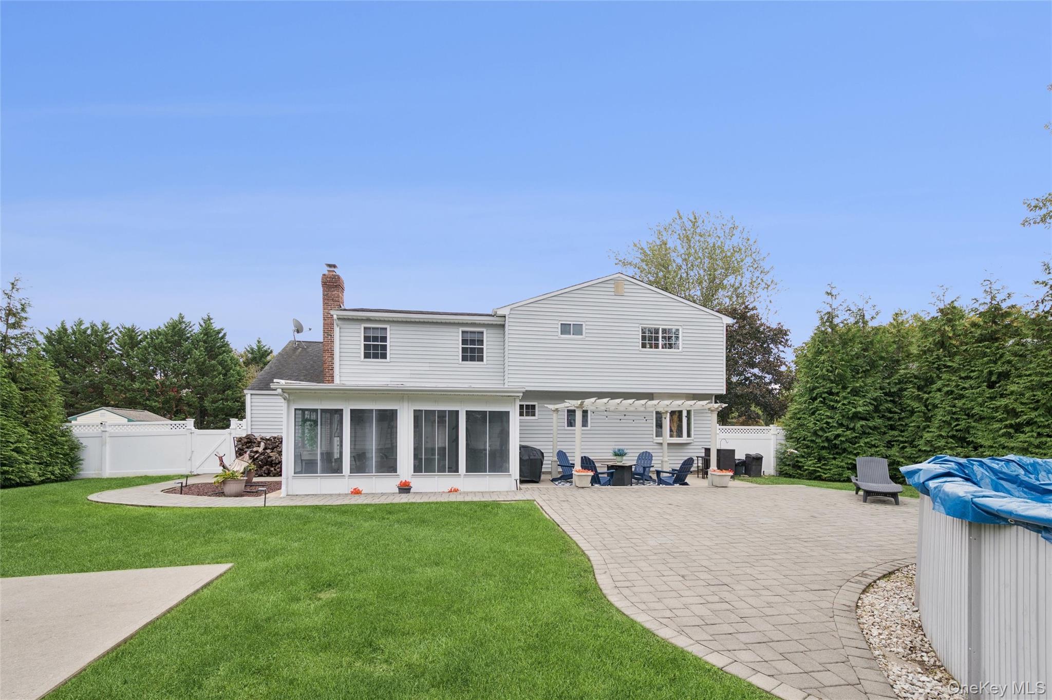 25 Hilltop Drive, Mount Sinai, NY 11766