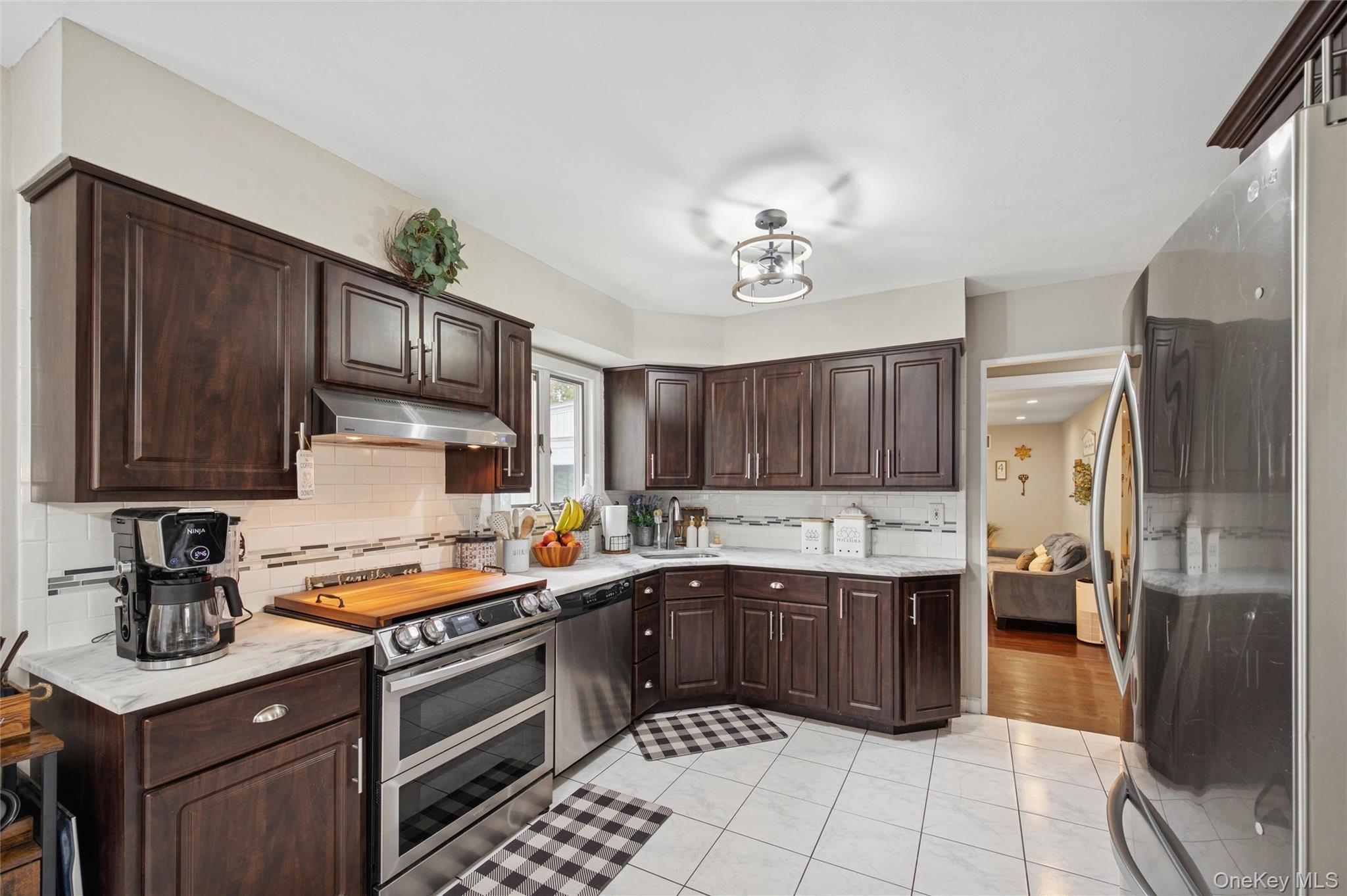 25 Hilltop Drive, Mount Sinai, NY 11766