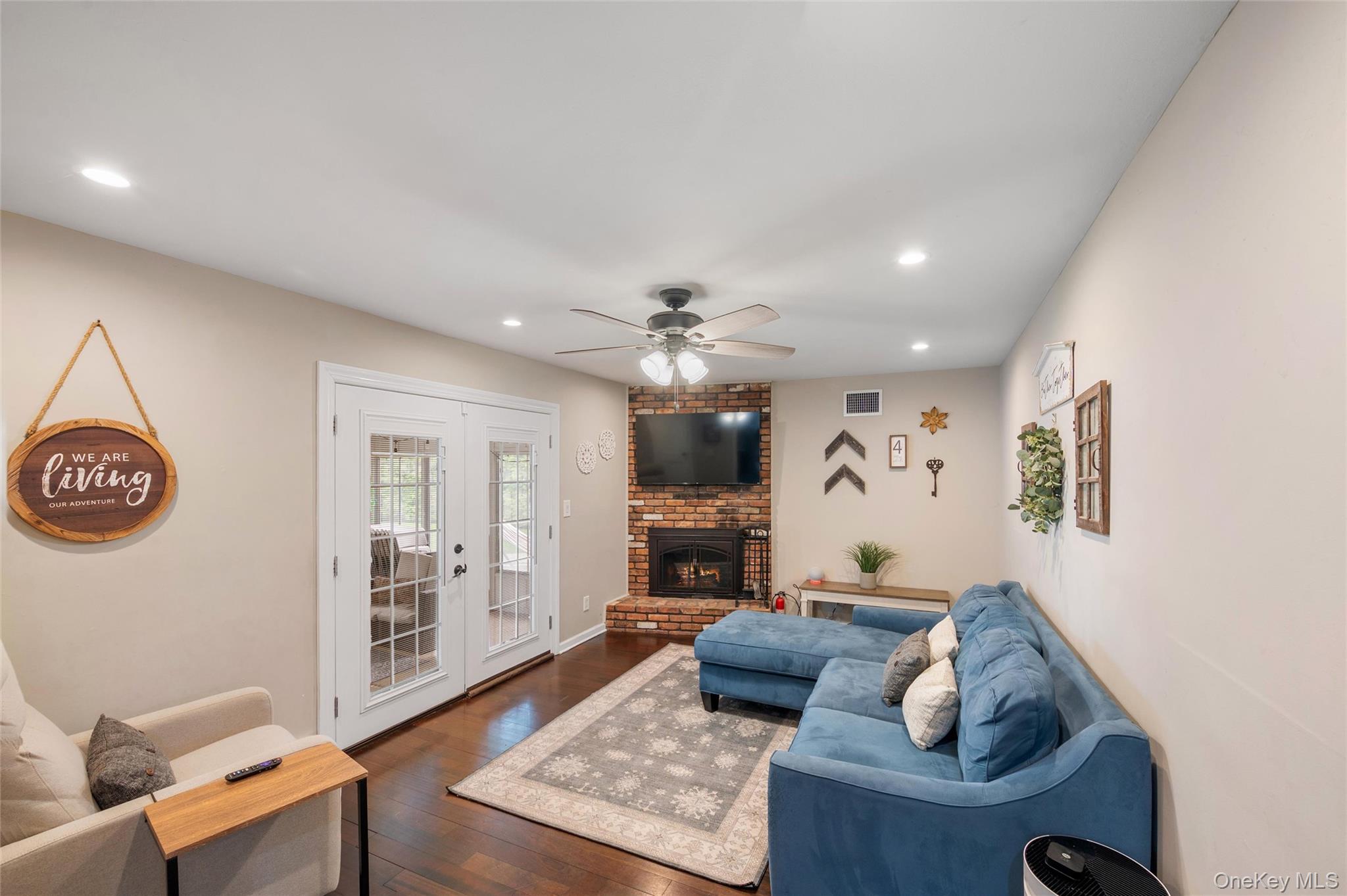 25 Hilltop Drive, Mount Sinai, NY 11766