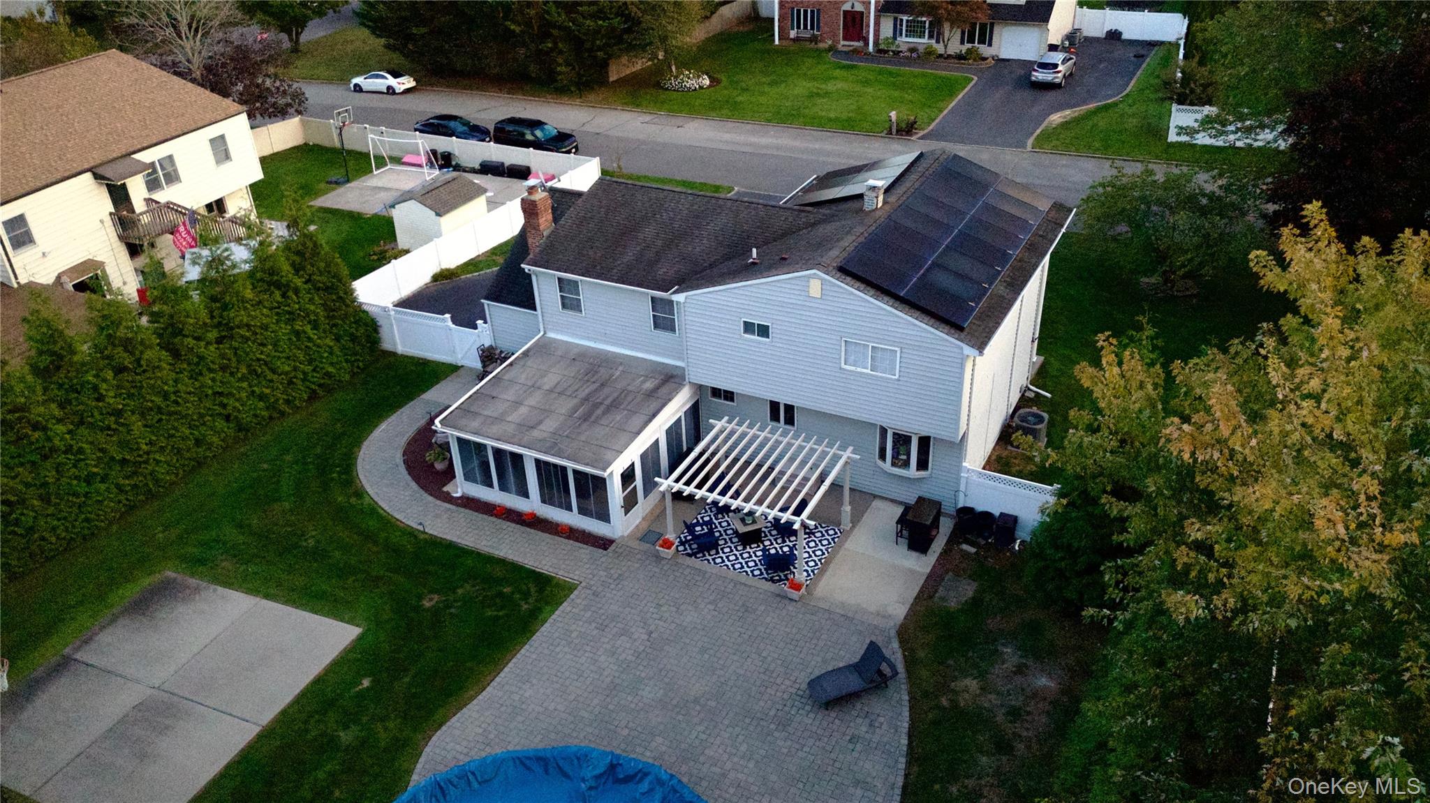 25 Hilltop Drive, Mount Sinai, NY 11766