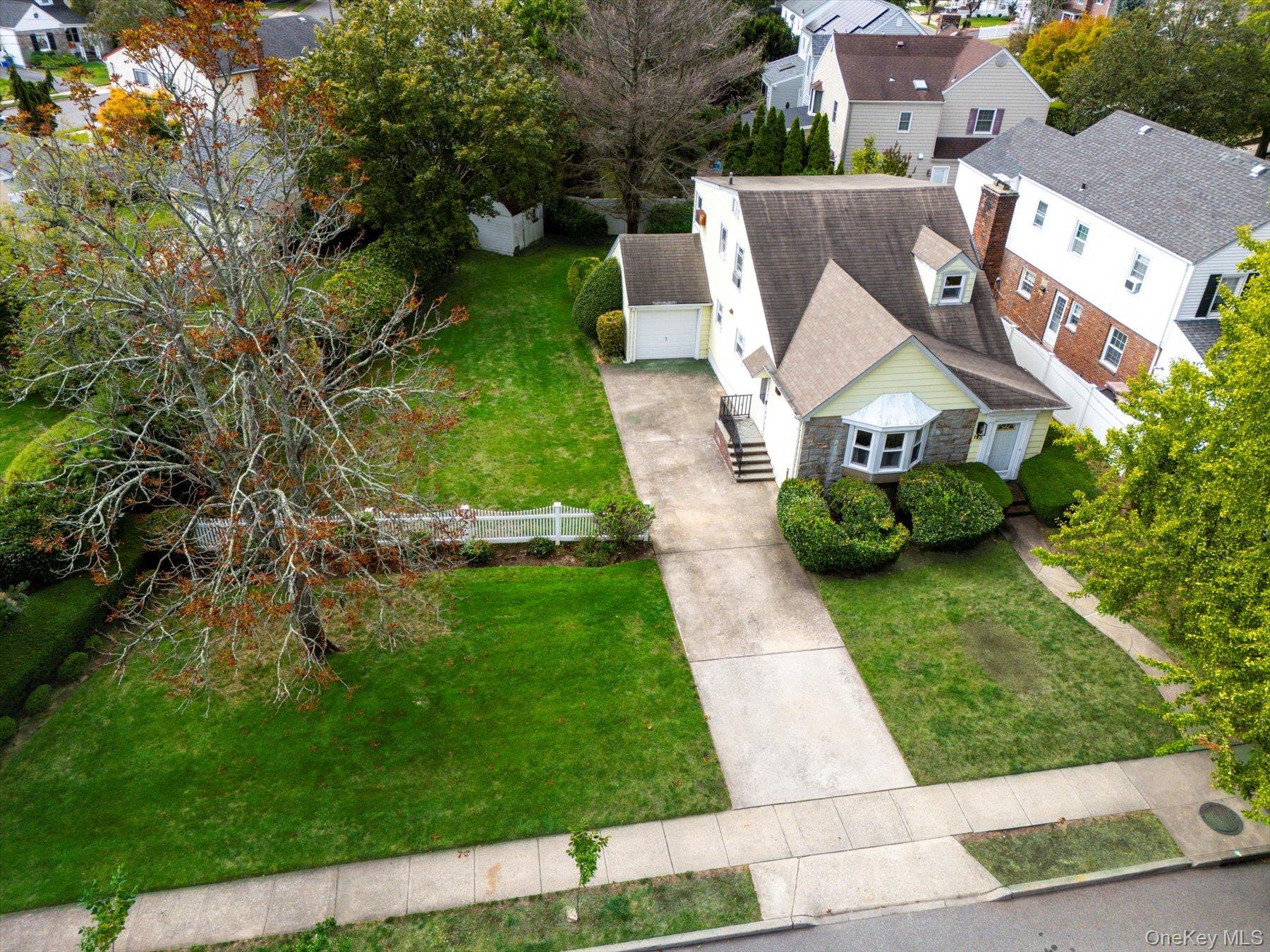 10 Cornell Place, East Rockaway, NY 11518