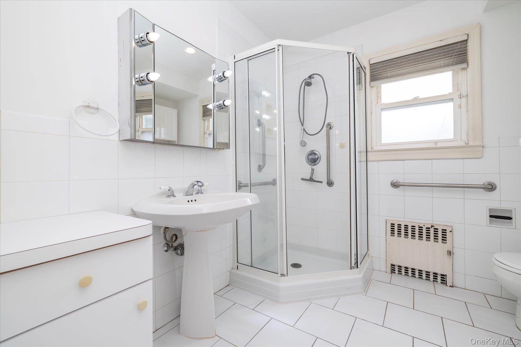 10 Cornell Place, East Rockaway, NY 11518