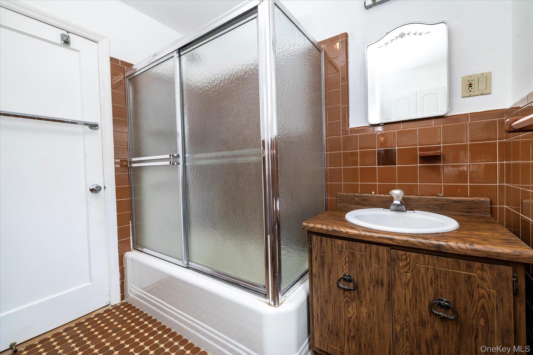 10 Cornell Place, East Rockaway, NY 11518