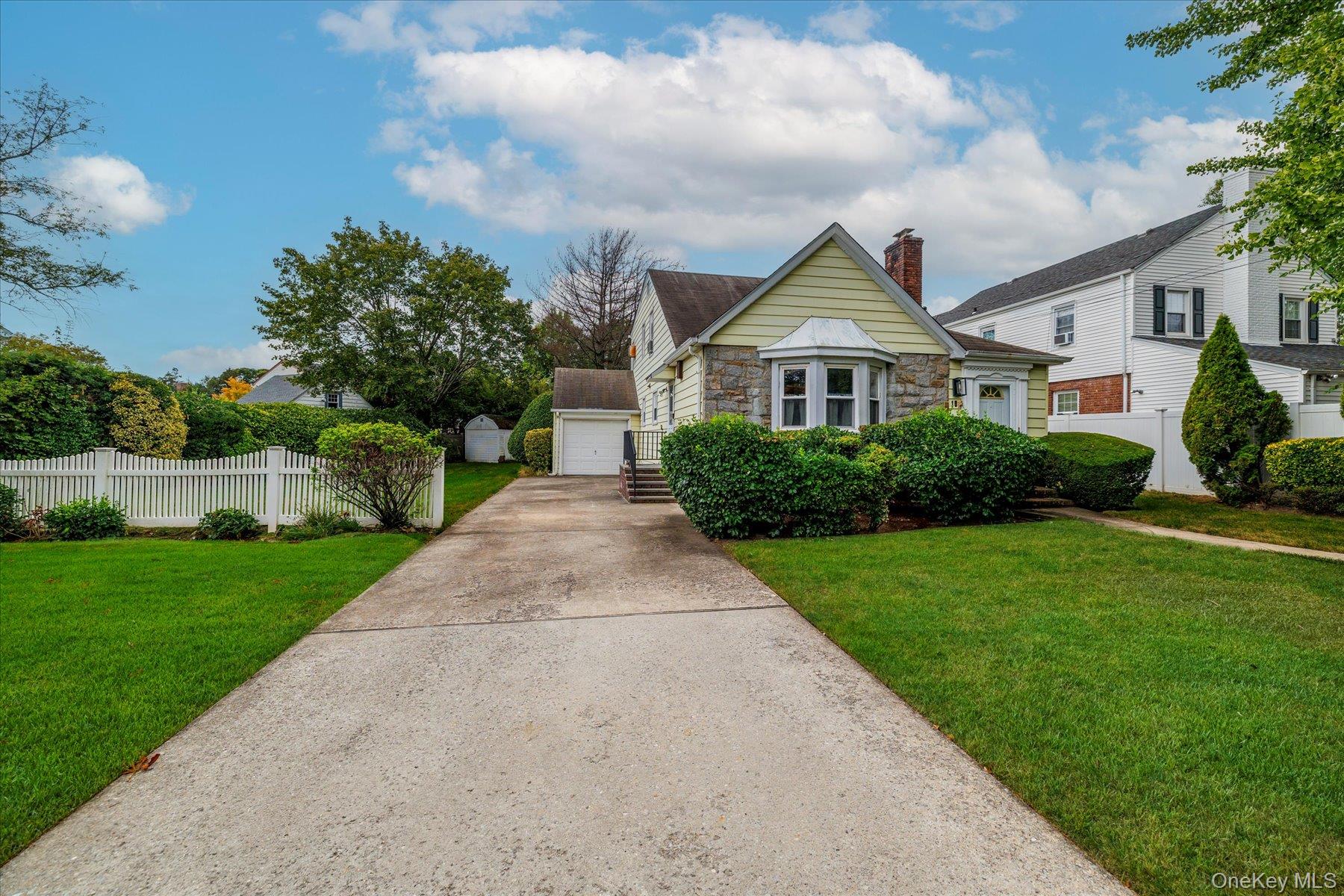 10 Cornell Place, East Rockaway, NY 11518