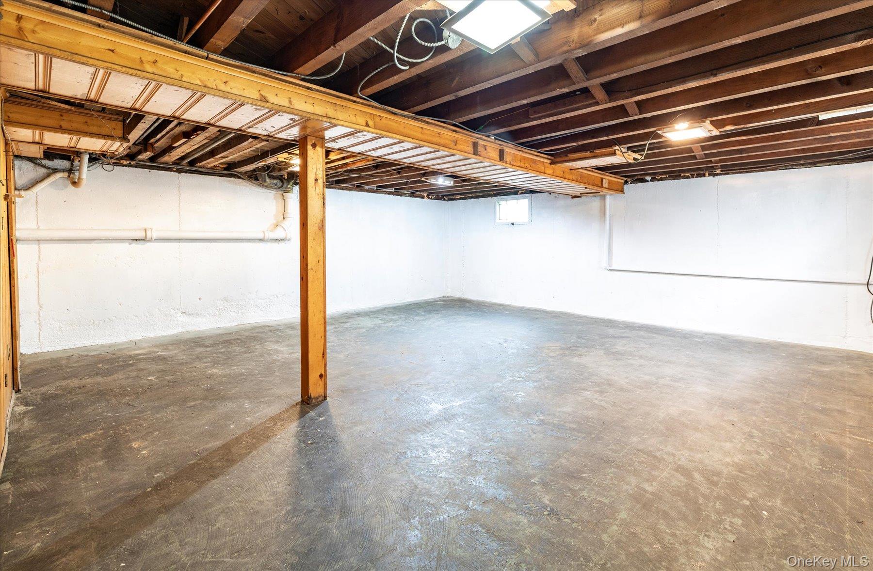 10 Cornell Place, East Rockaway, NY 11518