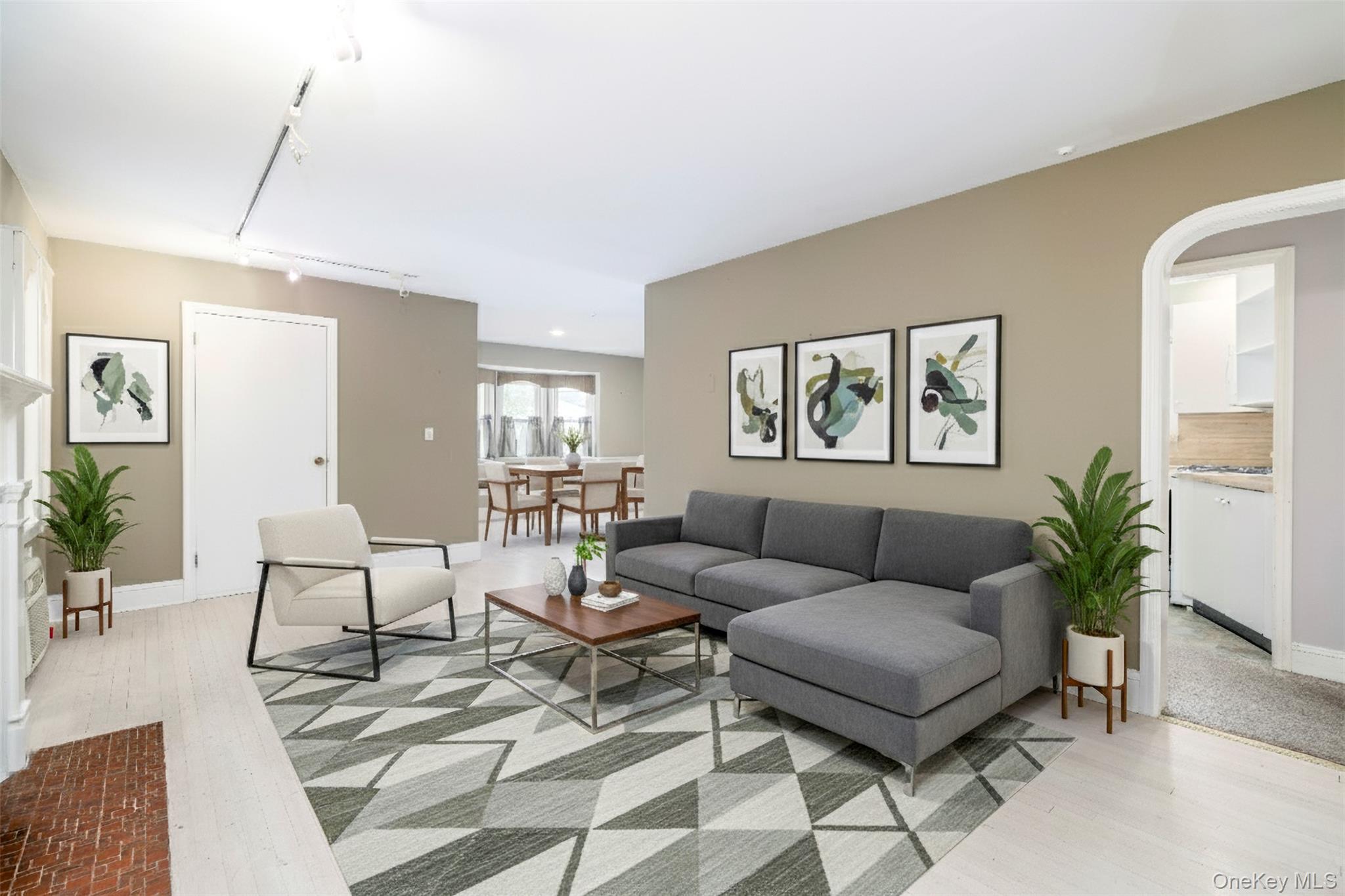 10 Cornell Place, East Rockaway, NY 11518