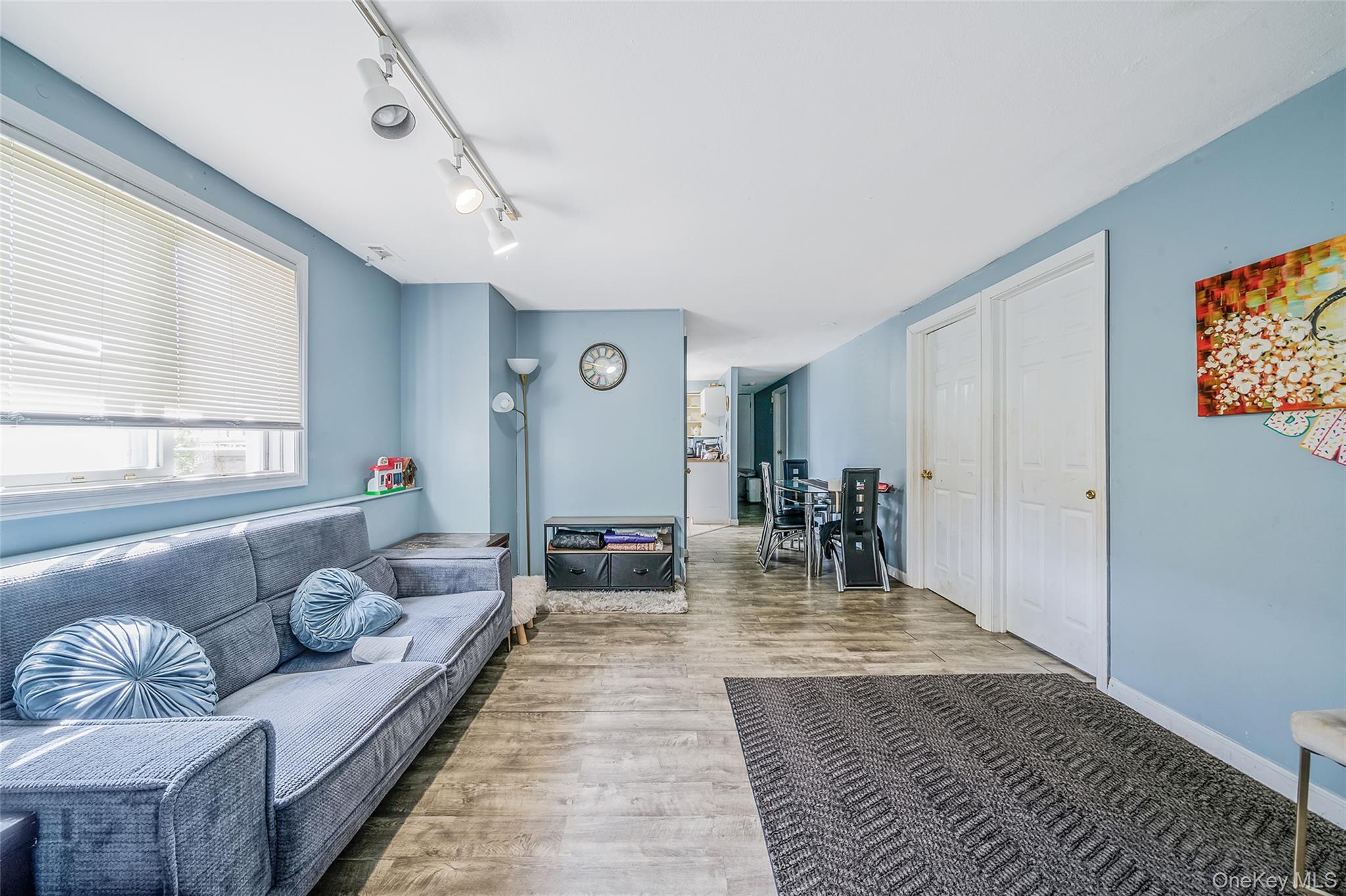 1 Winthrop Street, Islip, NY 11751