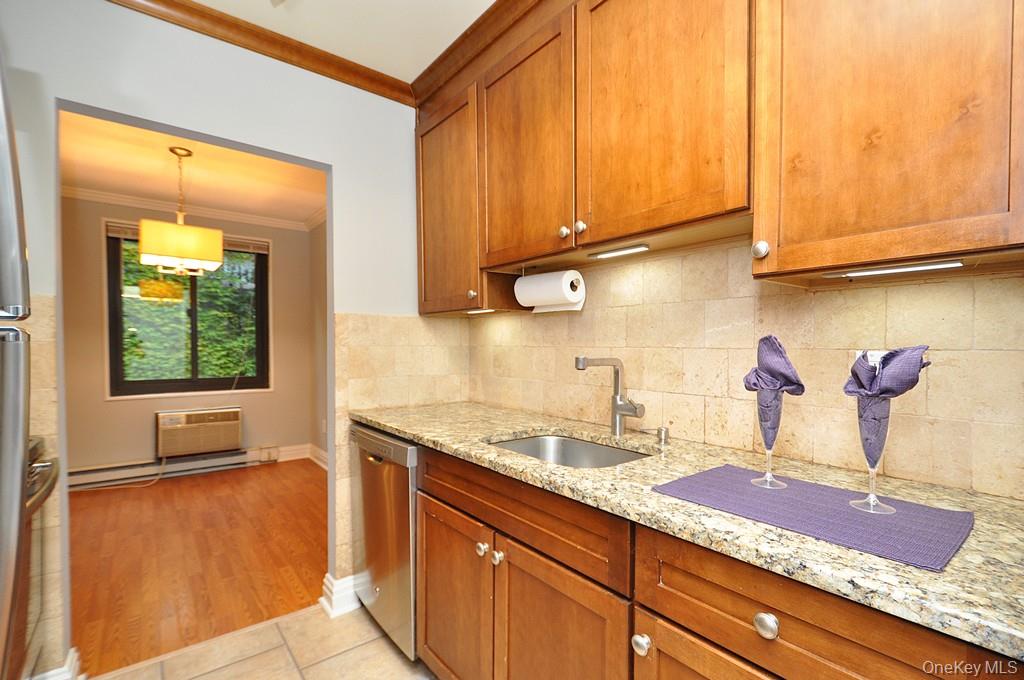 128 Colonial Parkway # 3J, Yonkers, NY 10710