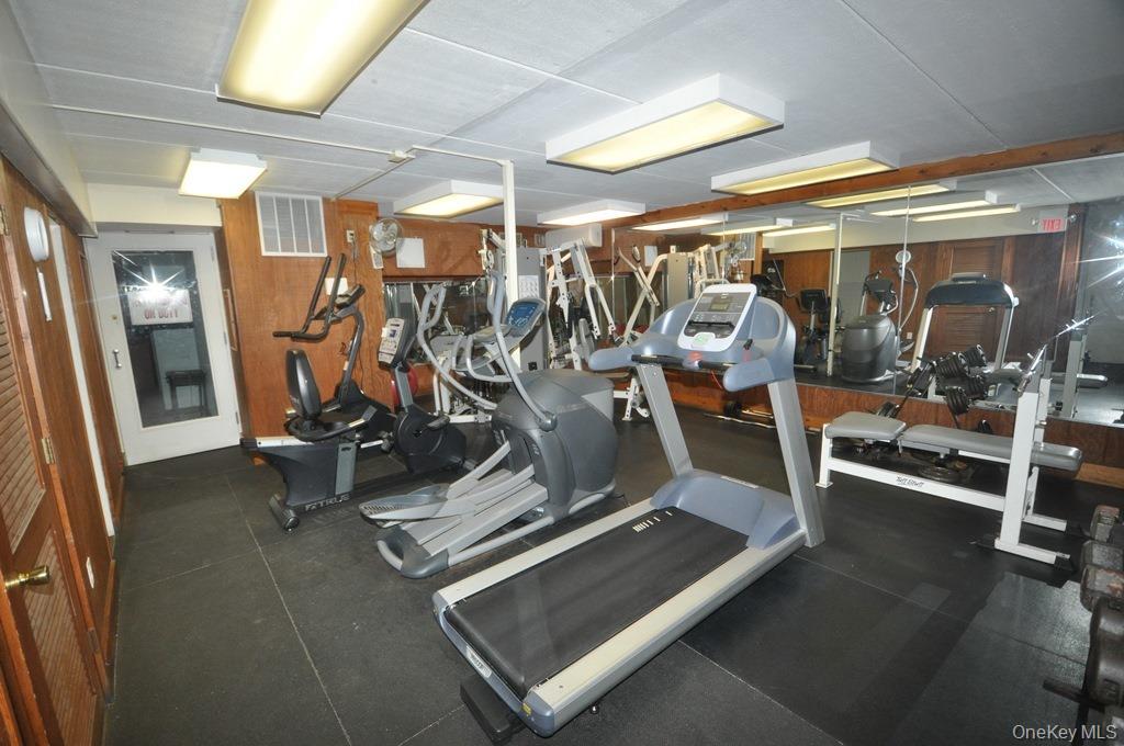 128 Colonial Parkway # 3J, Yonkers, NY 10710