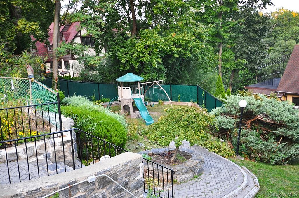 128 Colonial Parkway # 3J, Yonkers, NY 10710