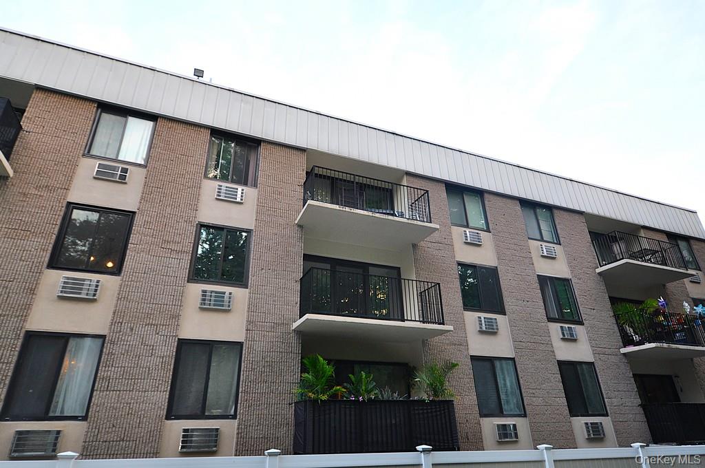128 Colonial Parkway # 3J, Yonkers, NY 10710