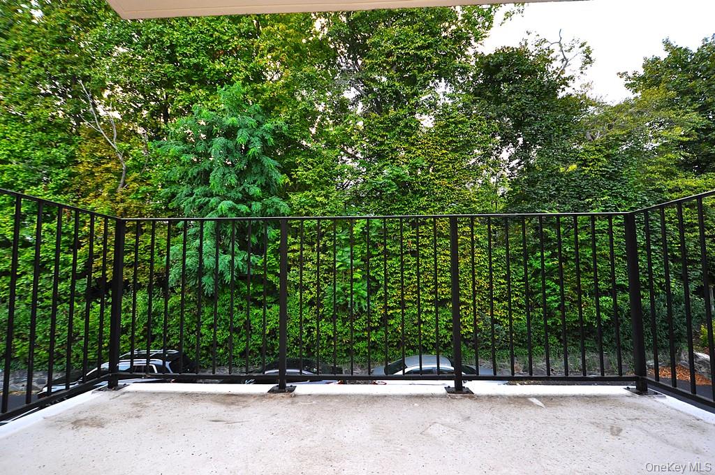 128 Colonial Parkway # 3J, Yonkers, NY 10710