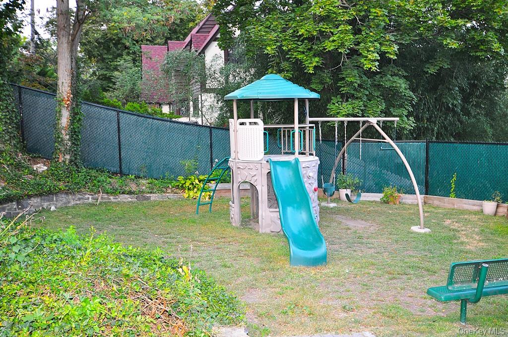 128 Colonial Parkway # 3J, Yonkers, NY 10710