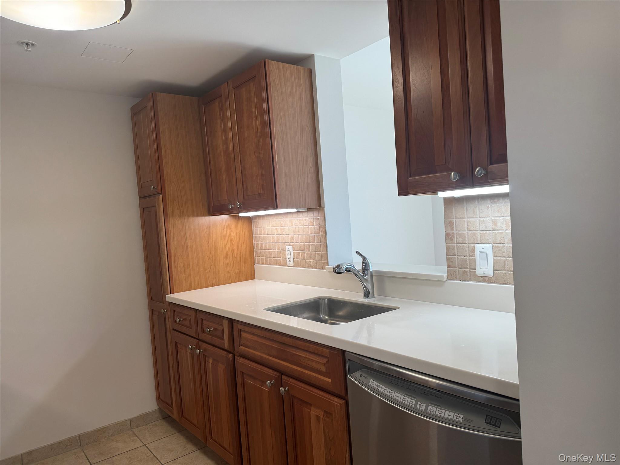 300 E Overlook # 457, Port Washington, NY 11050