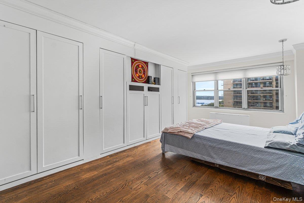 18-05 215 Street # 11K, Bayside, NY 11360