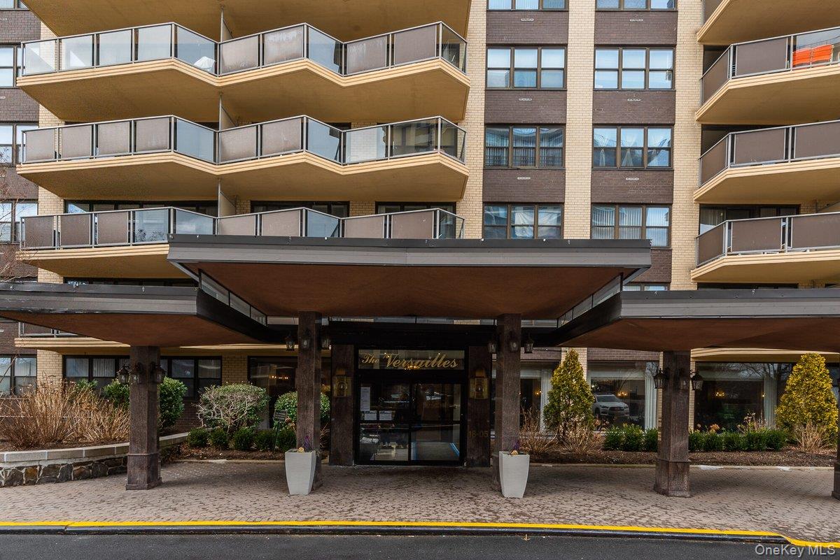 18-05 215 Street # 11K, Bayside, NY 11360