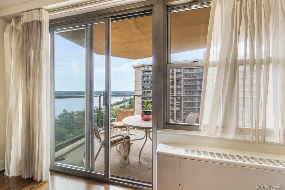 18-05 215 Street # 11K, Bayside, NY 11360