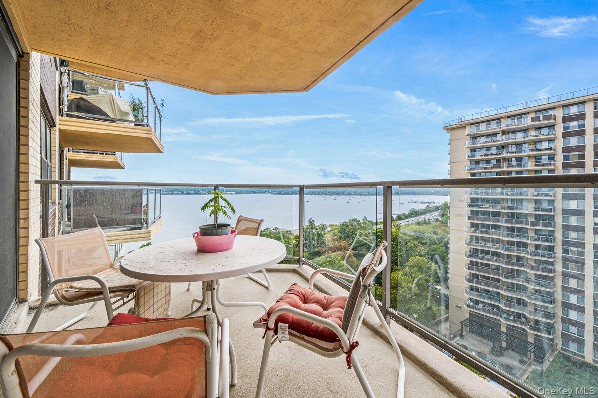 18-05 215 Street # 11K, Bayside, NY 11360