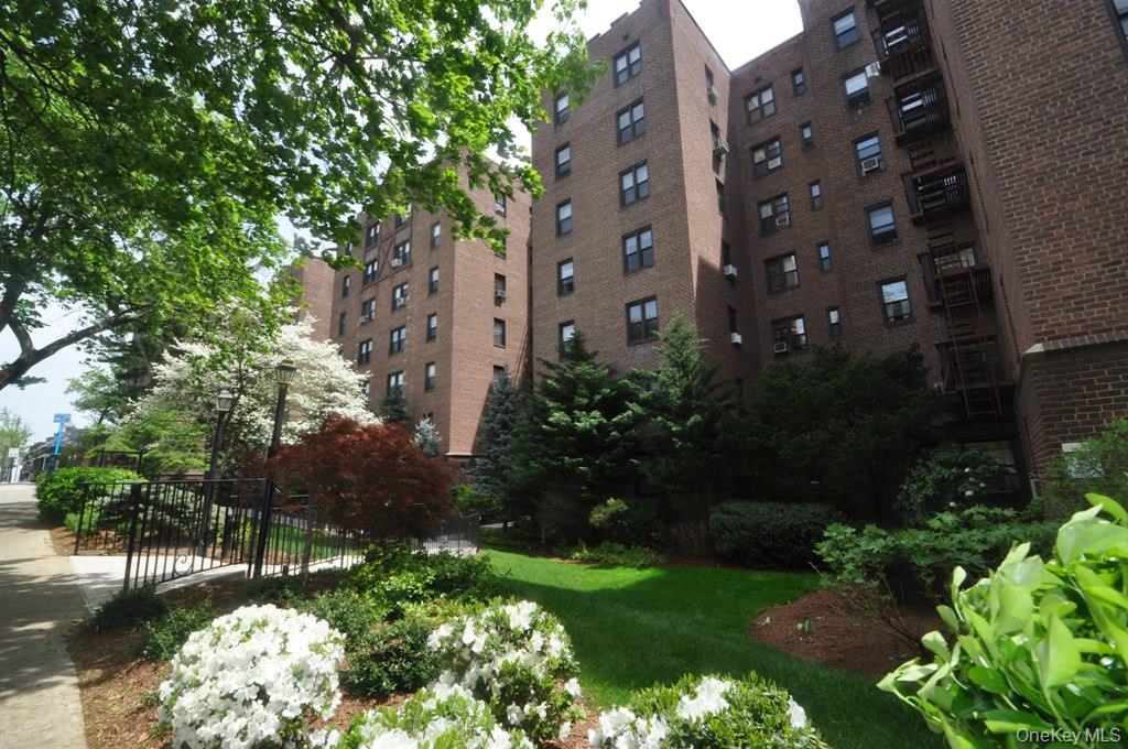 142 Garth Road # 4A, Scarsdale, NY 10583