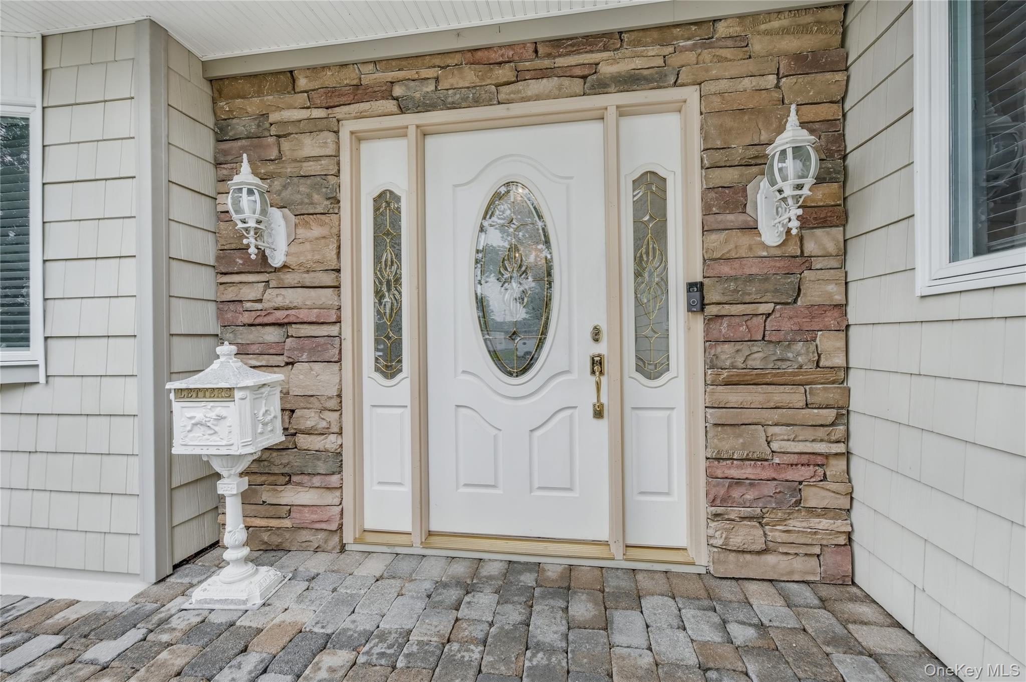 3 Feather Lane, Commack, NY 11725