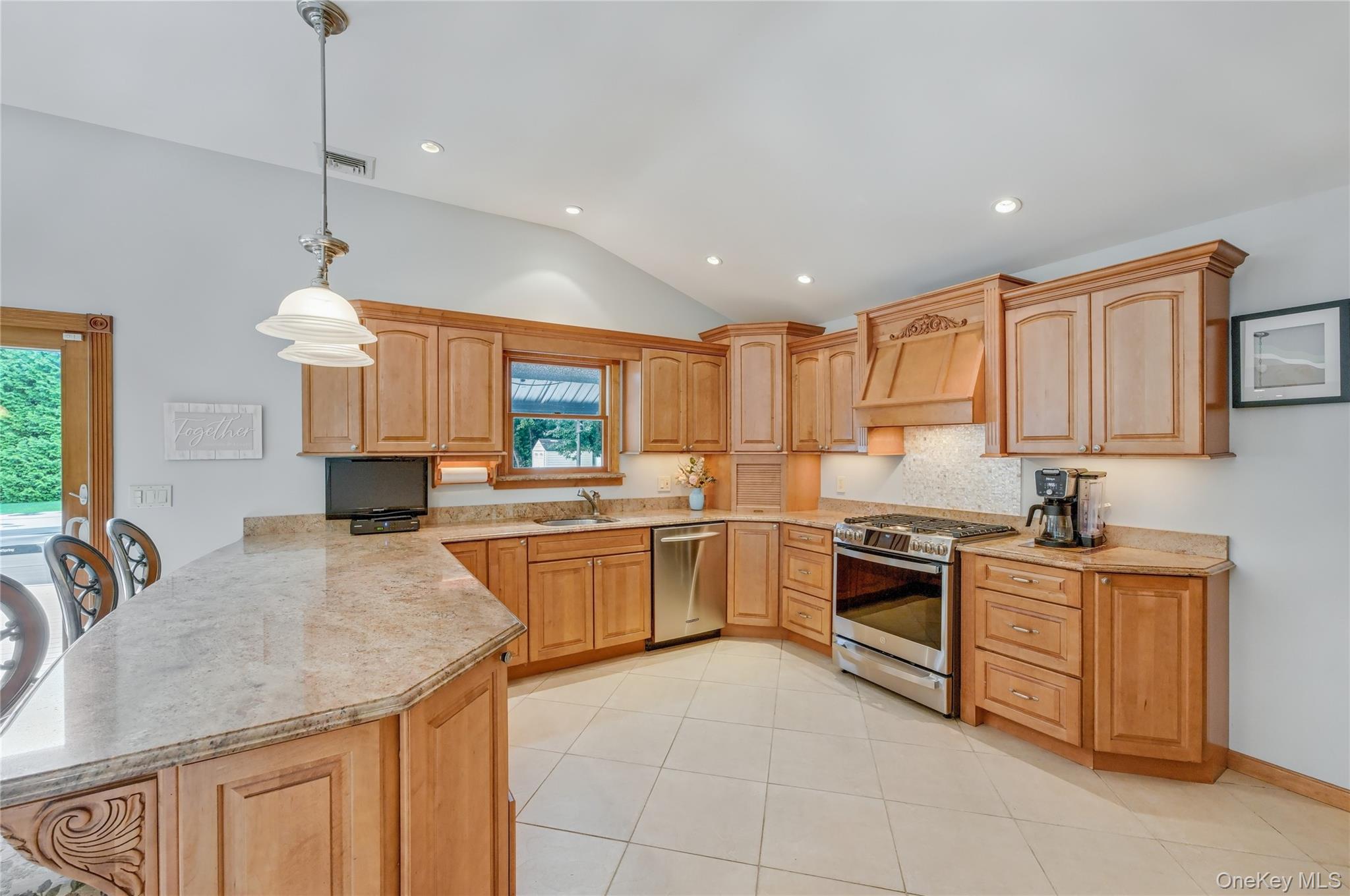 3 Feather Lane, Commack, NY 11725