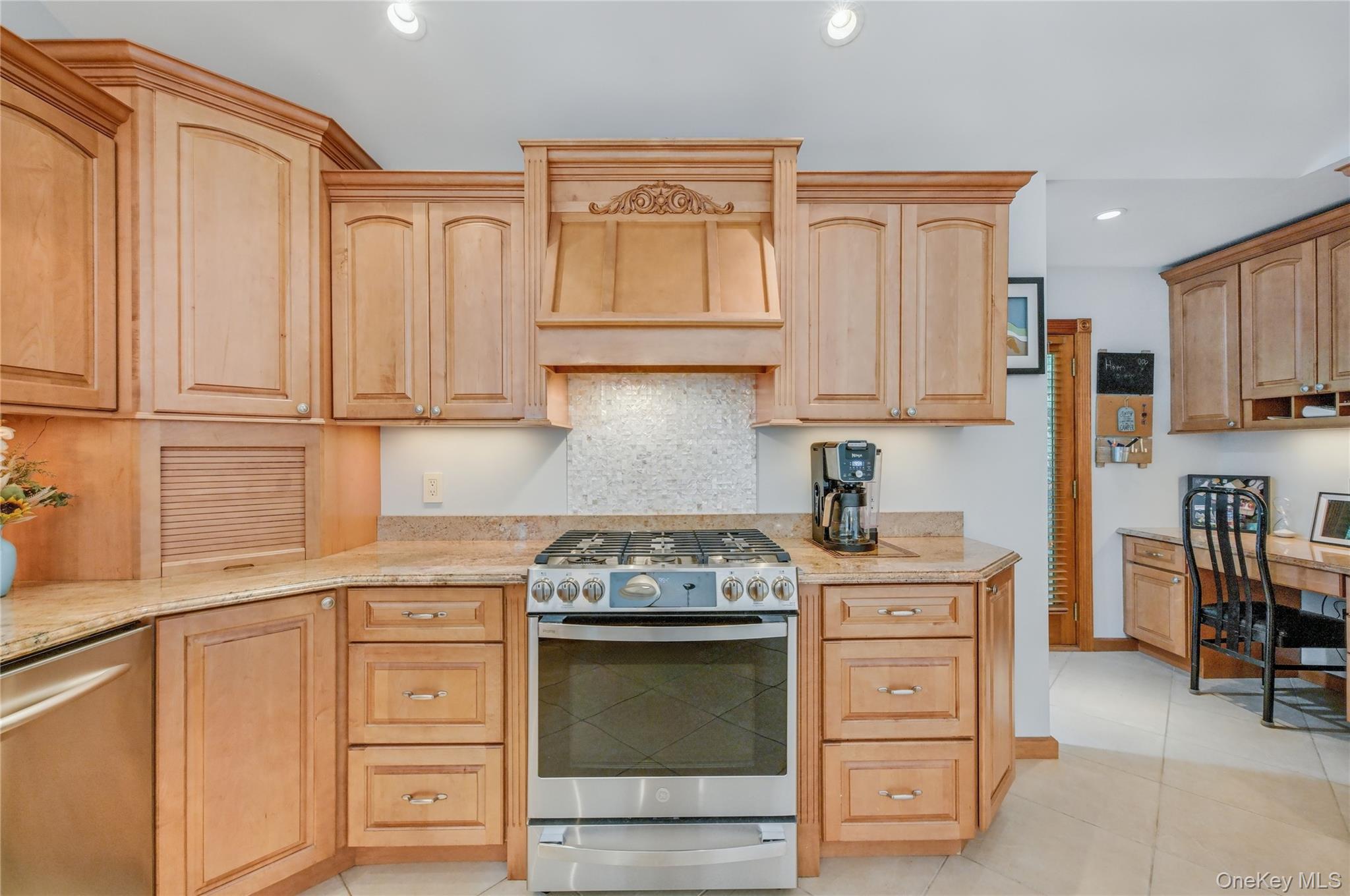 3 Feather Lane, Commack, NY 11725