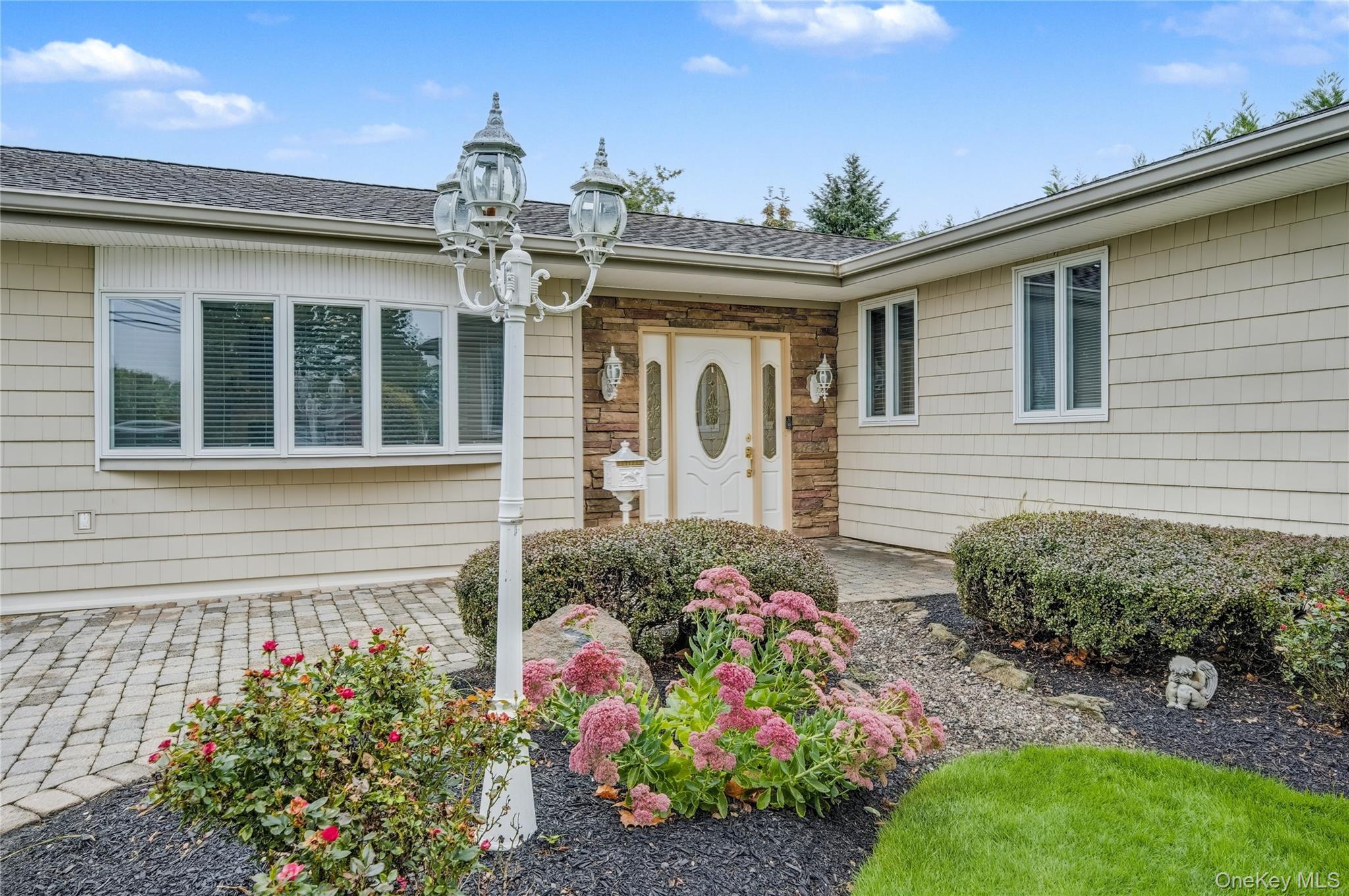 3 Feather Lane, Commack, NY 11725