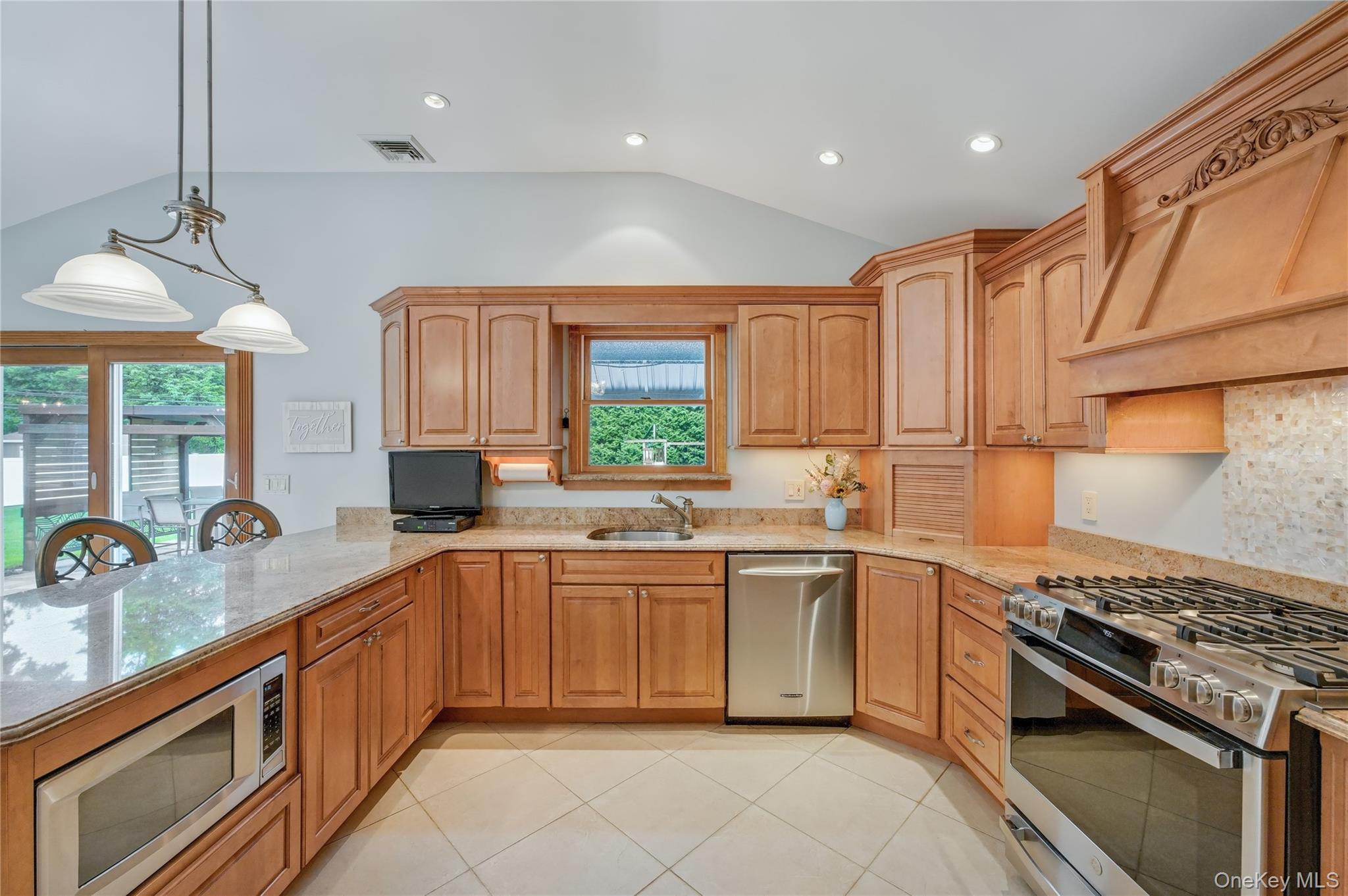 3 Feather Lane, Commack, NY 11725