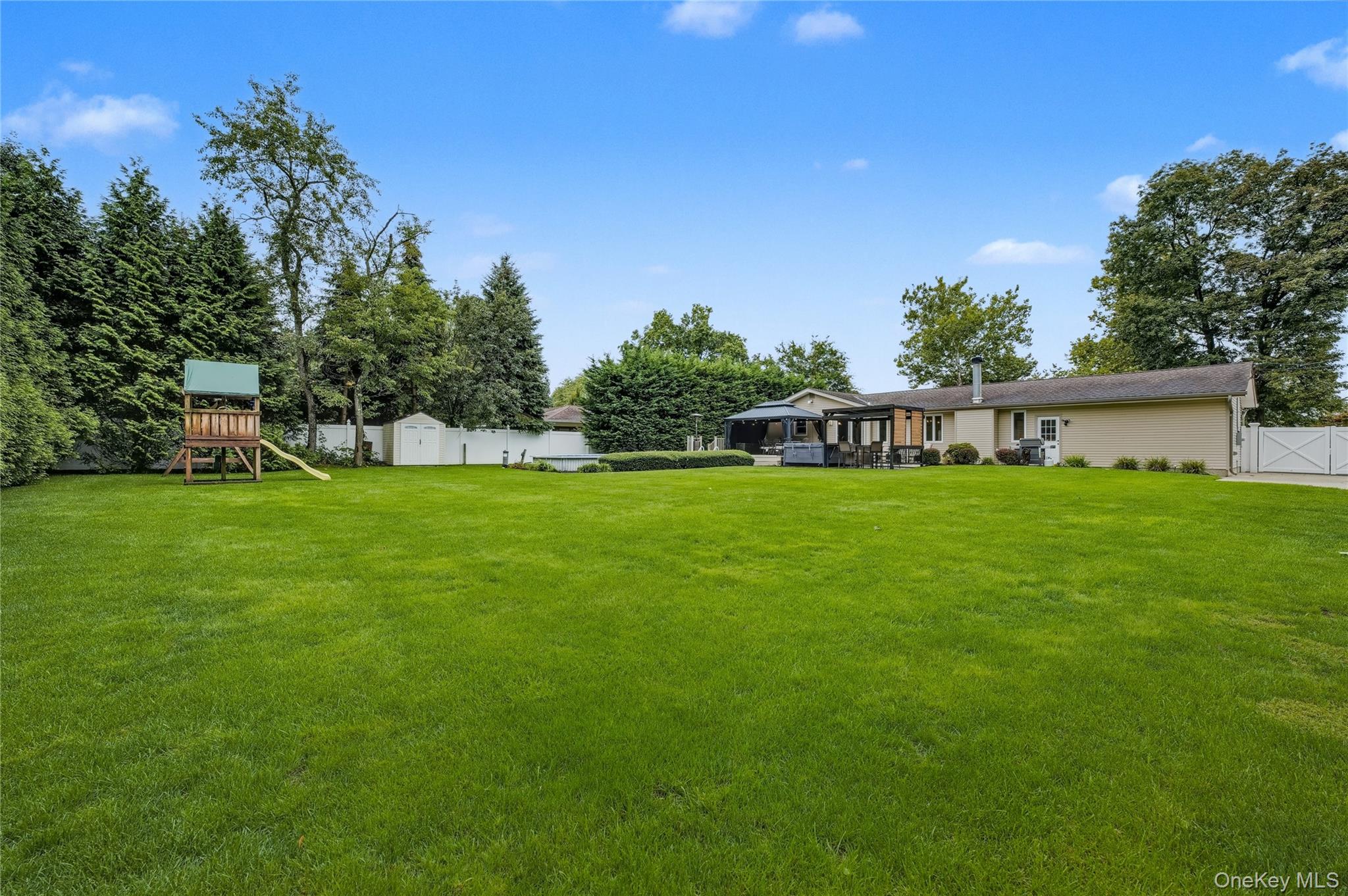 3 Feather Lane, Commack, NY 11725