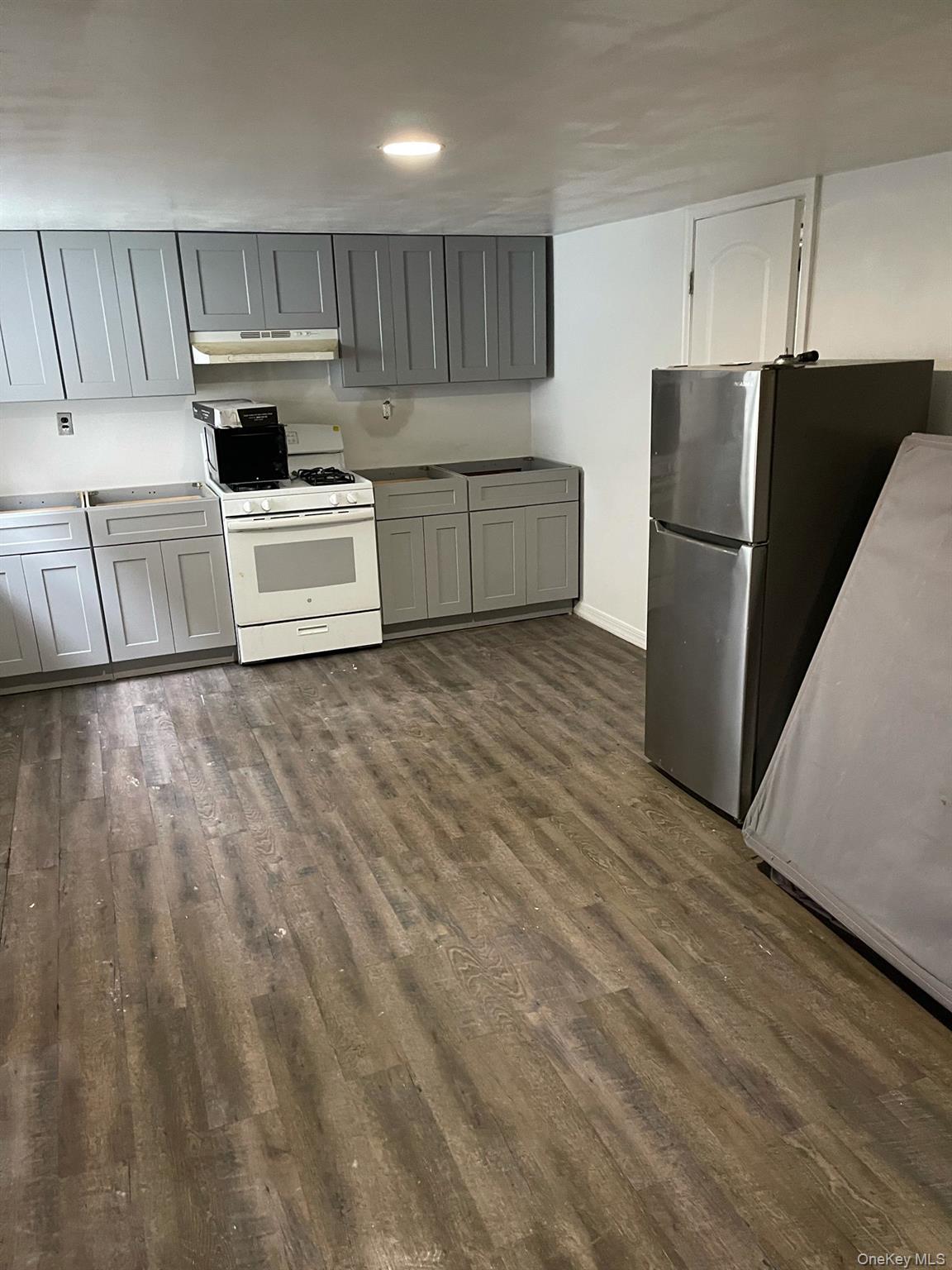 32-23 Plunkett Avenue, Far Rockaway, NY 11691