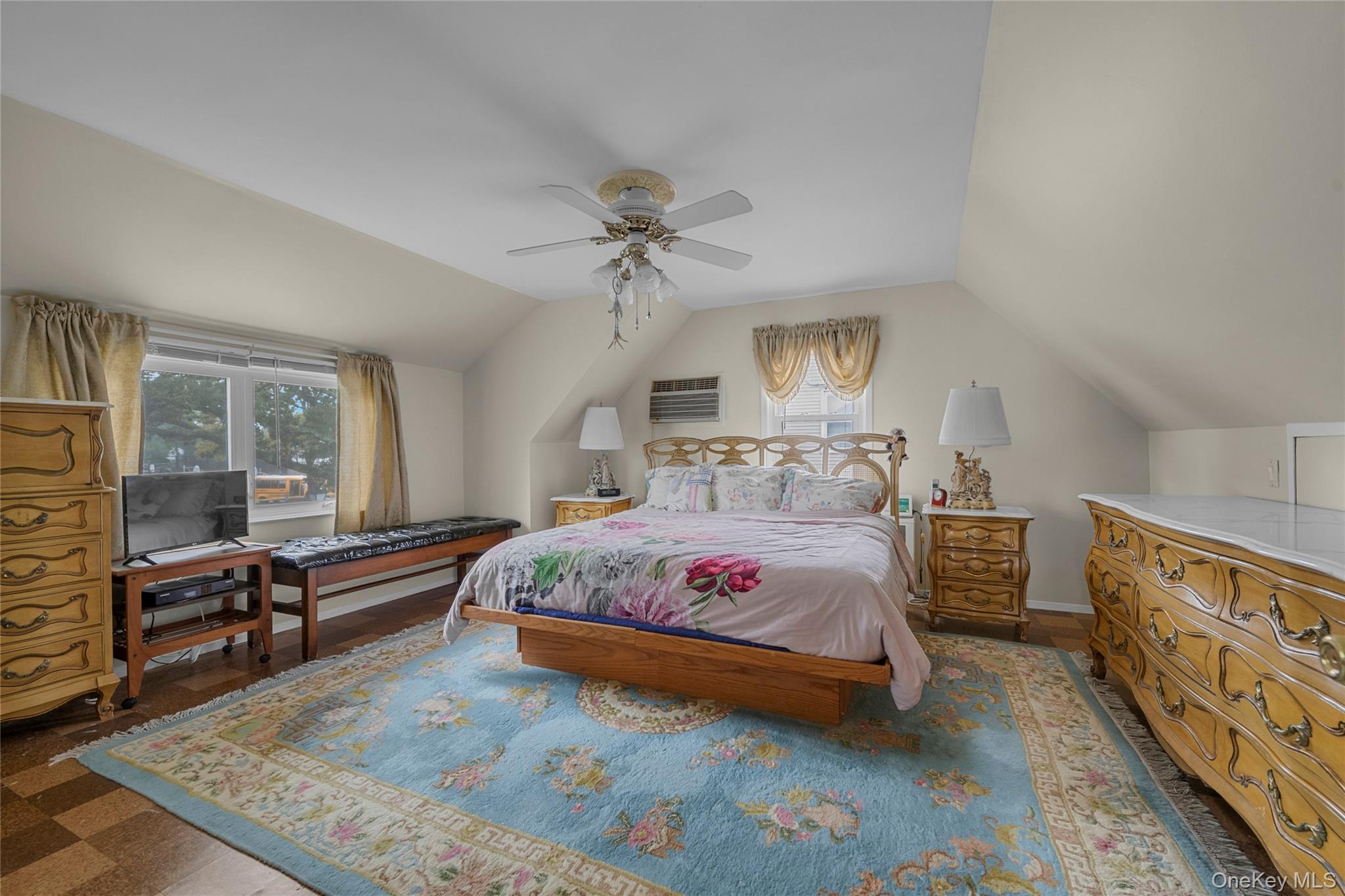 25 Campbell Street, New Hyde Park, NY 11040