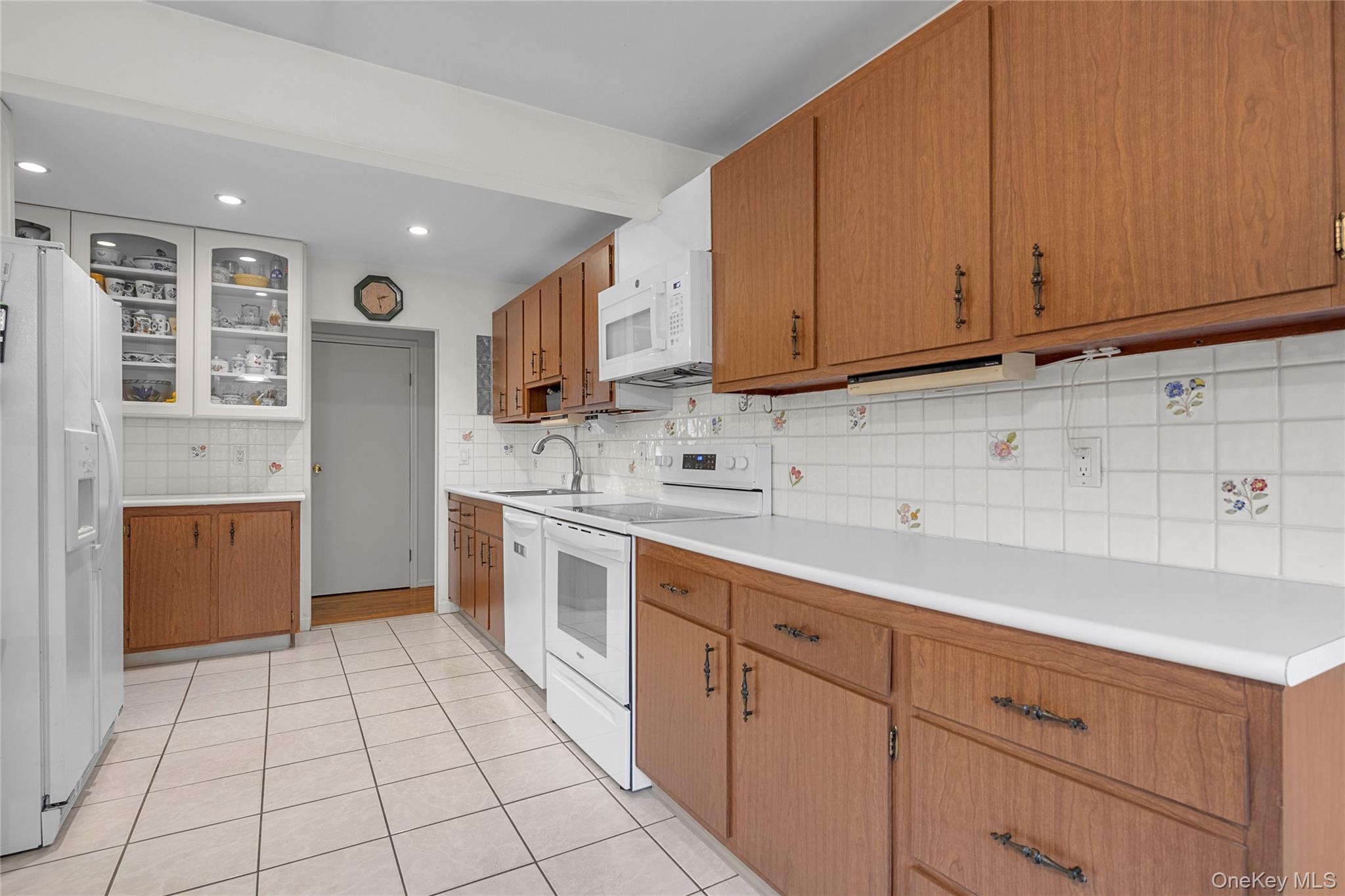 25 Campbell Street, New Hyde Park, NY 11040