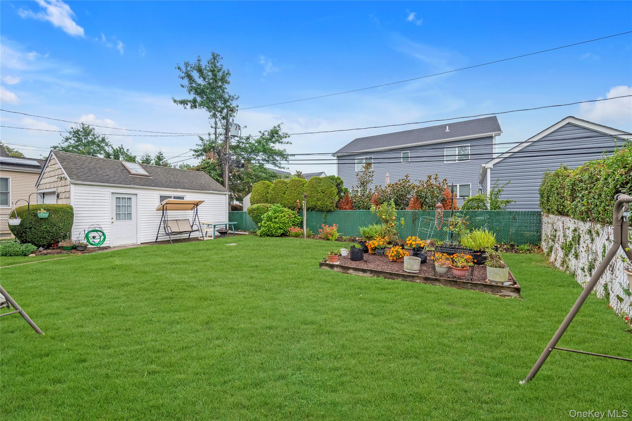 25 Campbell Street, New Hyde Park, NY 11040