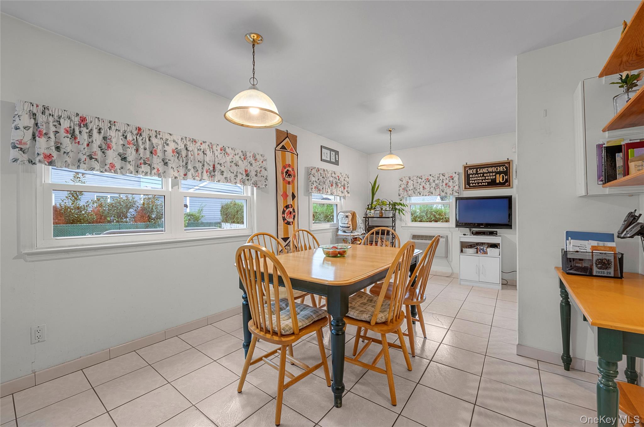 25 Campbell Street, New Hyde Park, NY 11040