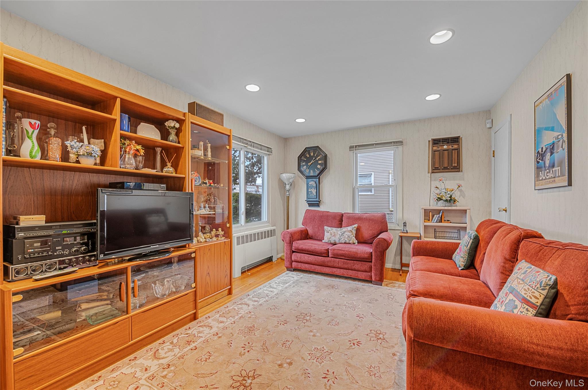 25 Campbell Street, New Hyde Park, NY 11040