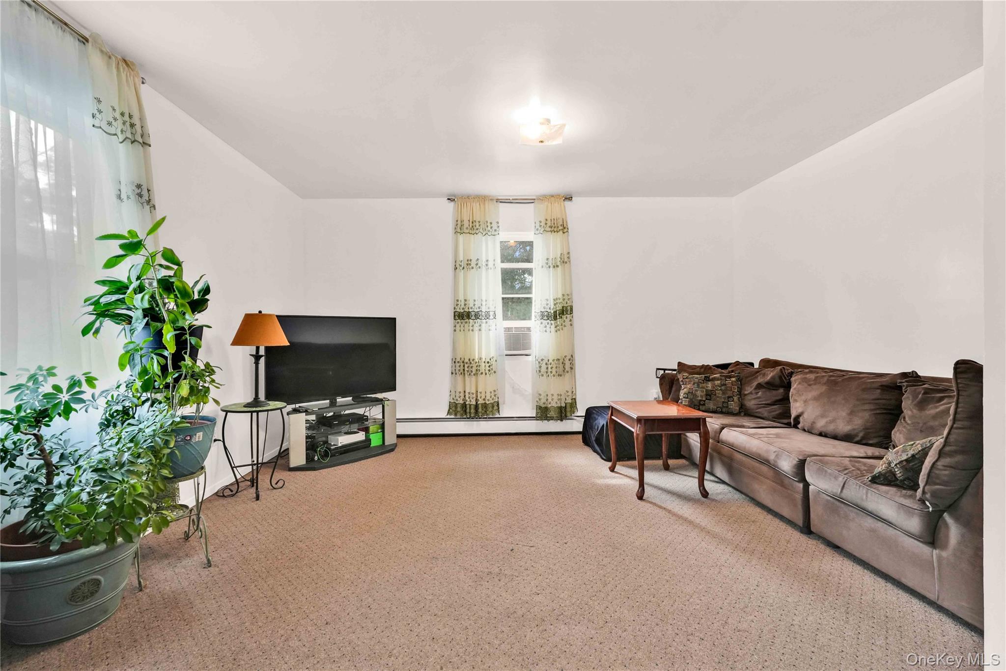 402 Clinton Avenue, Rockville Centre, NY 11570