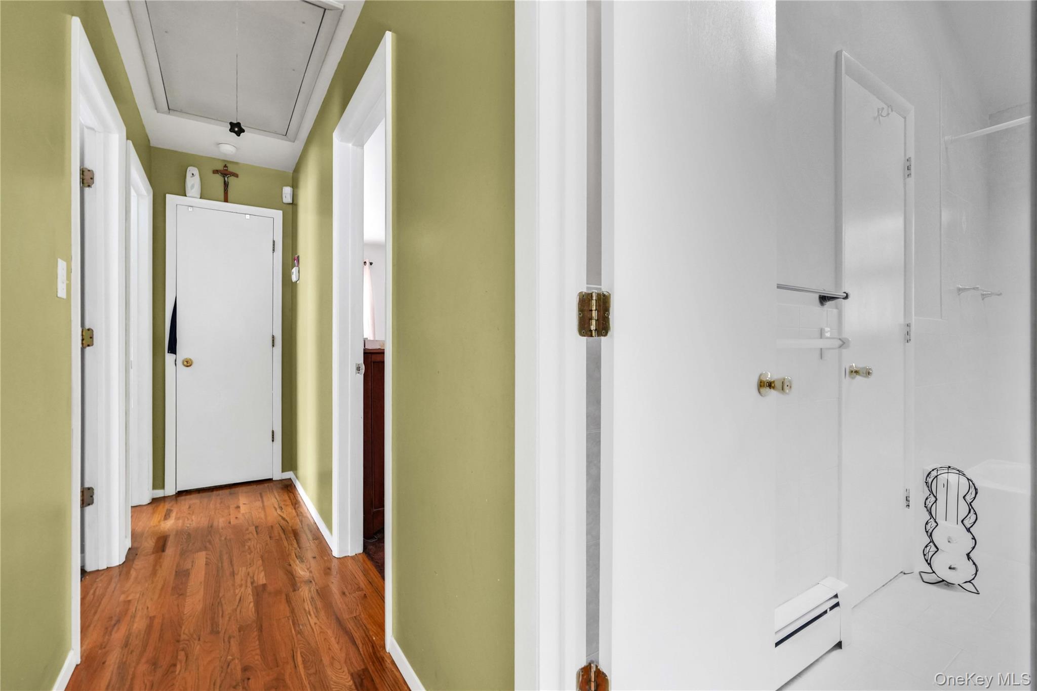 402 Clinton Avenue, Rockville Centre, NY 11570