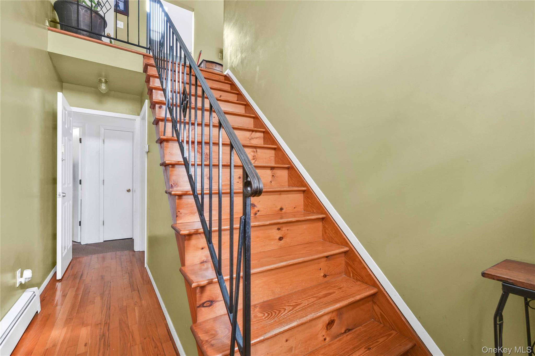 402 Clinton Avenue, Rockville Centre, NY 11570