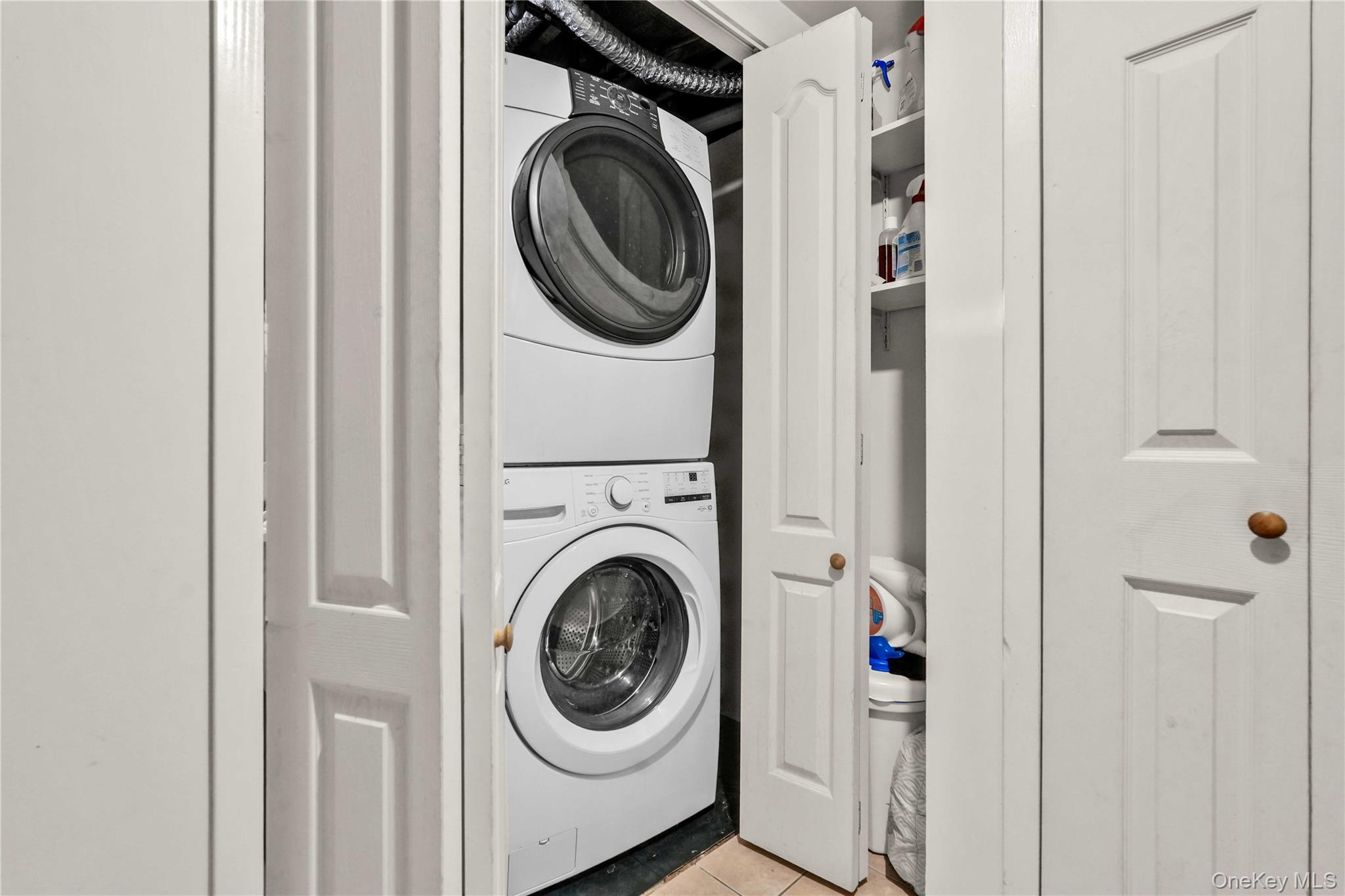 402 Clinton Avenue, Rockville Centre, NY 11570