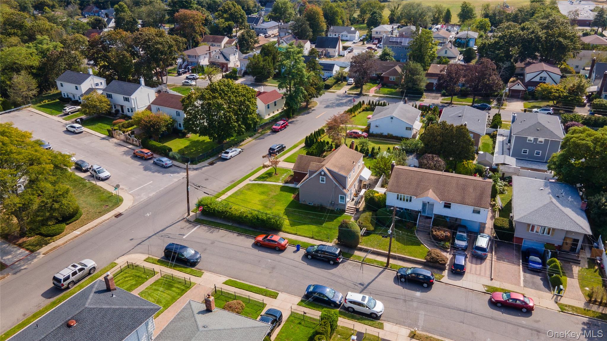 20 Hicksville Road, Westbury, NY 11590