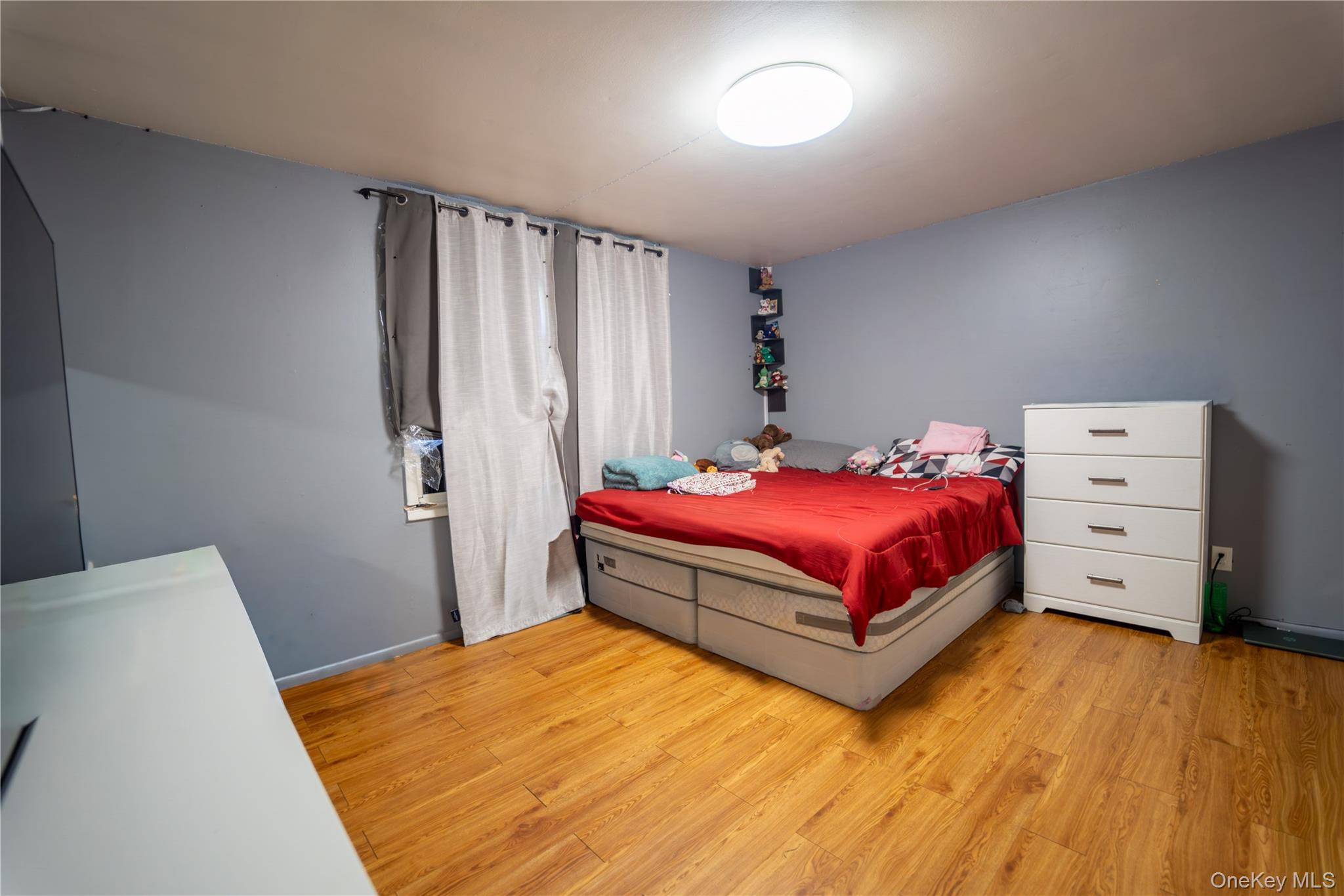 20 Hicksville Road, Westbury, NY 11590