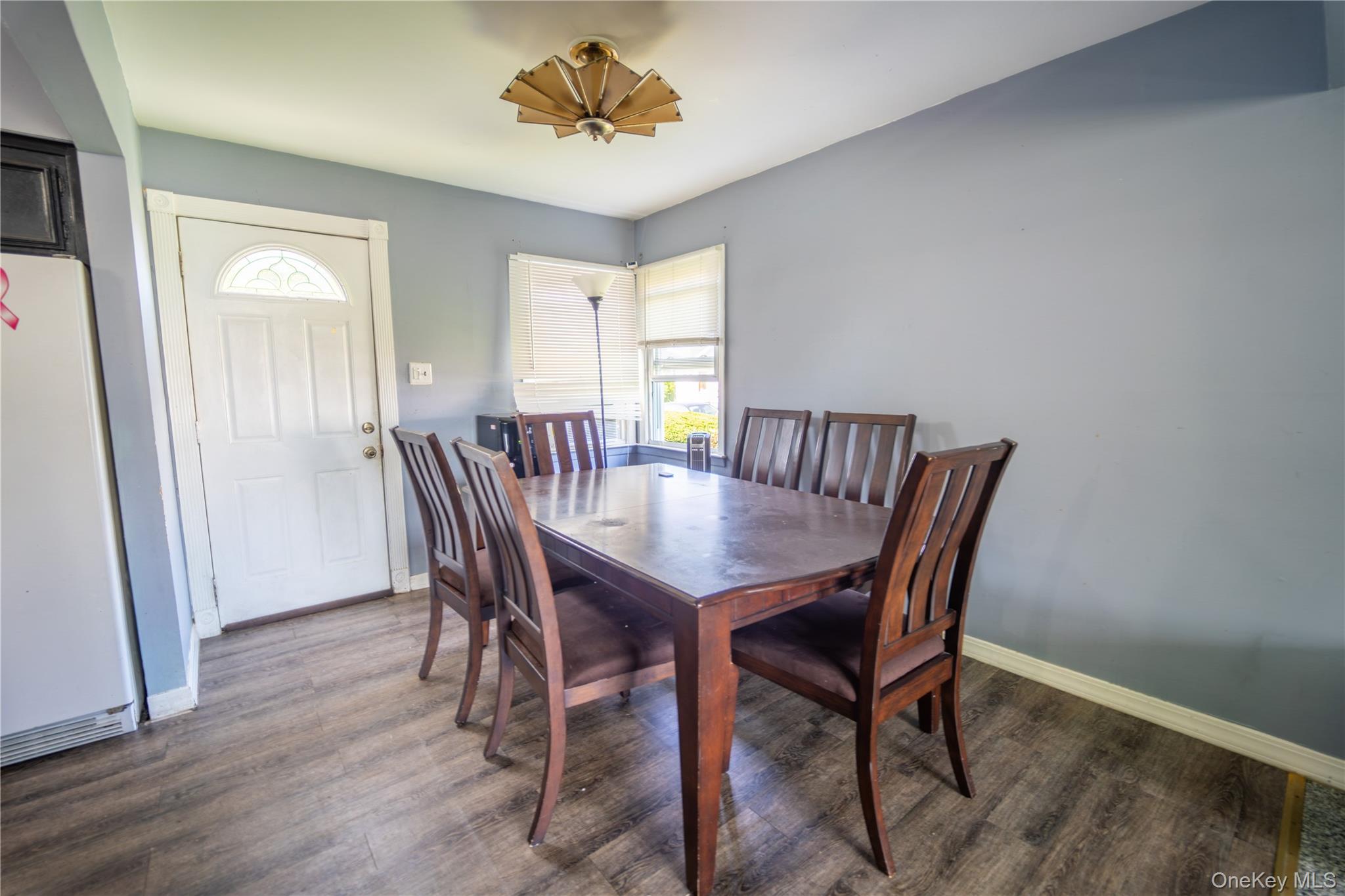 20 Hicksville Road, Westbury, NY 11590