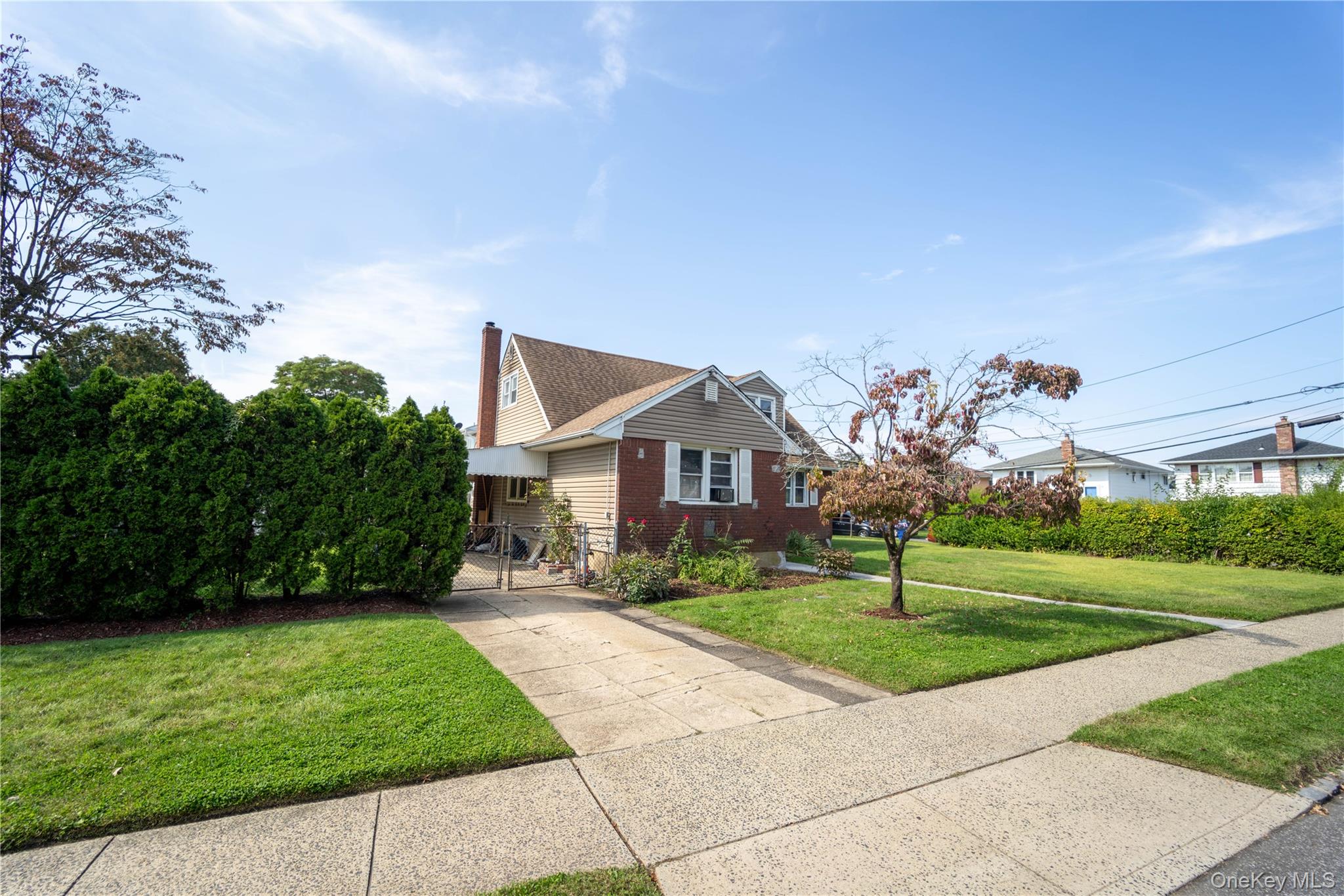 20 Hicksville Road, Westbury, NY 11590