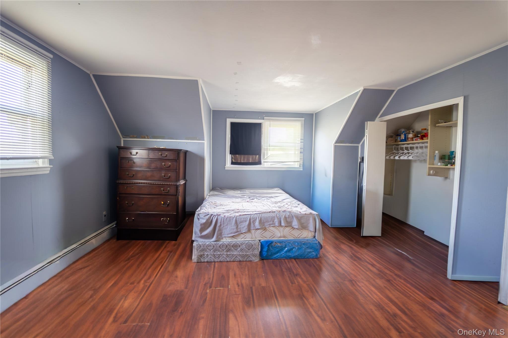 20 Hicksville Road, Westbury, NY 11590