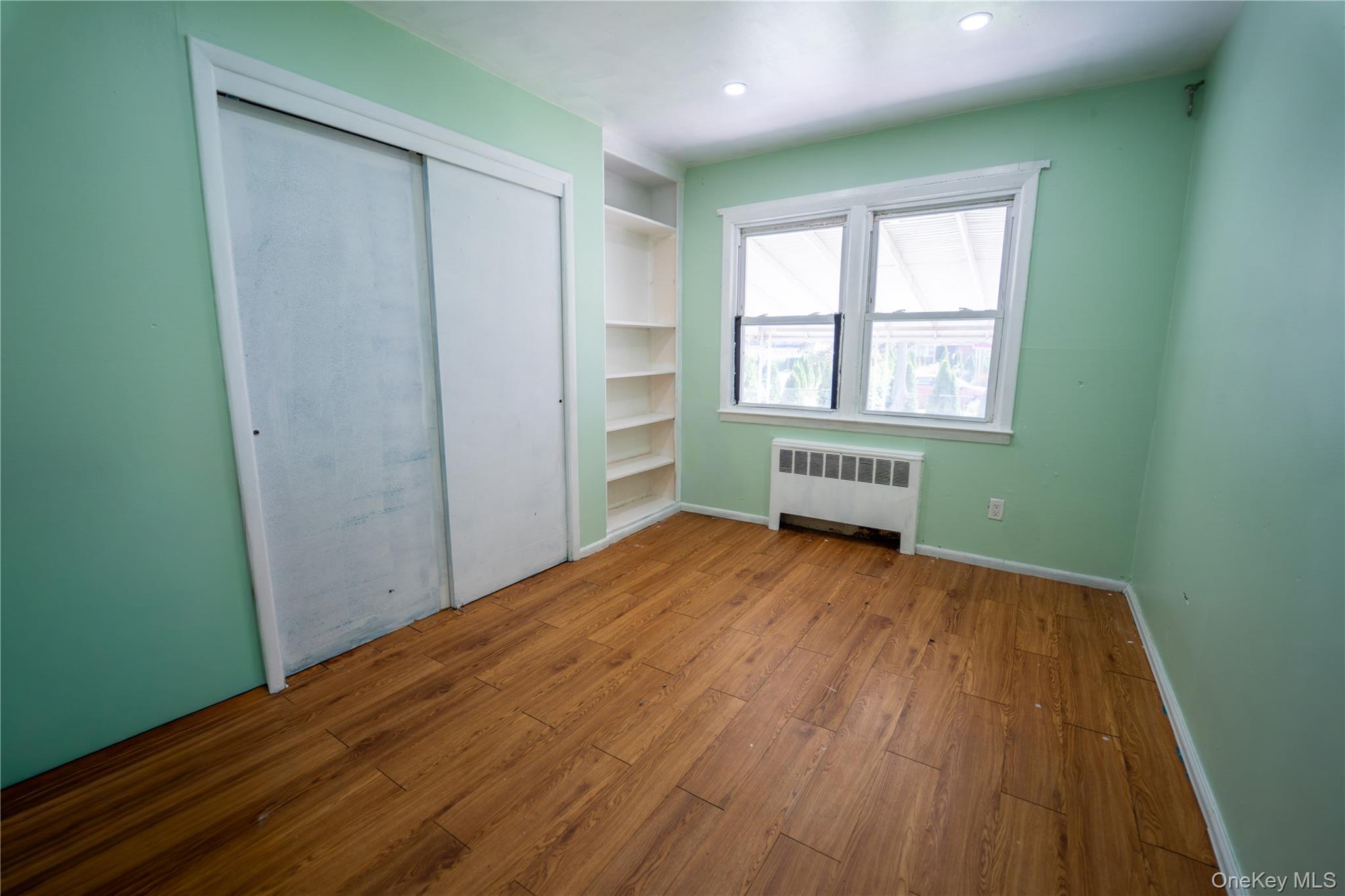 20 Hicksville Road, Westbury, NY 11590